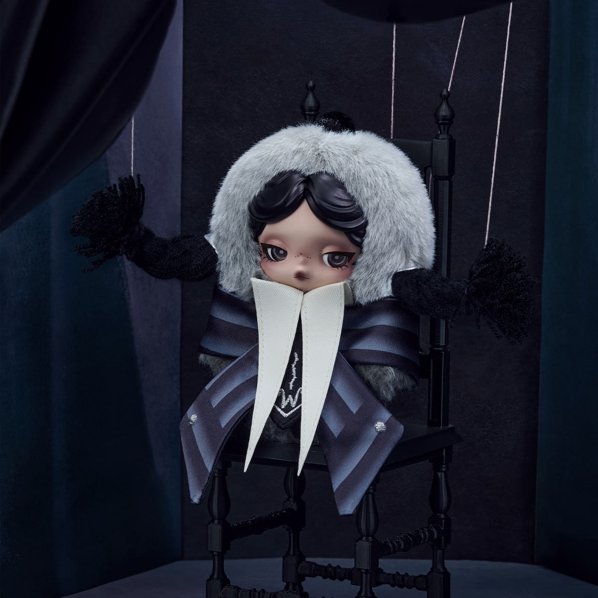 SKULLPANDA x Wednesday ぬいぐるみ (ネヴァーモア学園制服バージョン