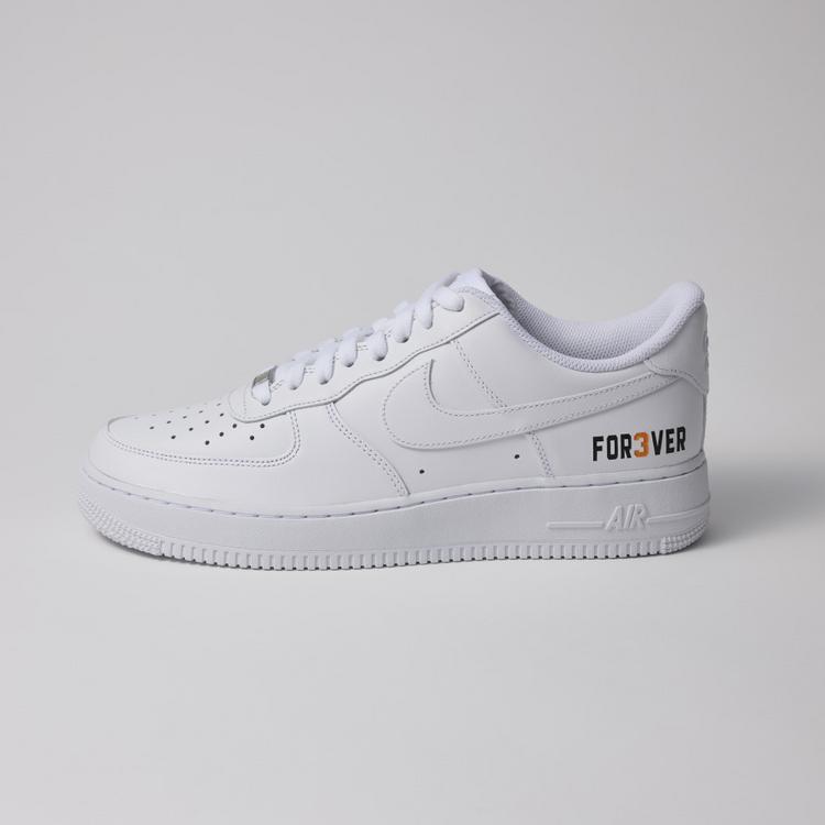 ナイキ エア フォース 1 '07 FOR3VER GIANTS」を予約販売 | 読売