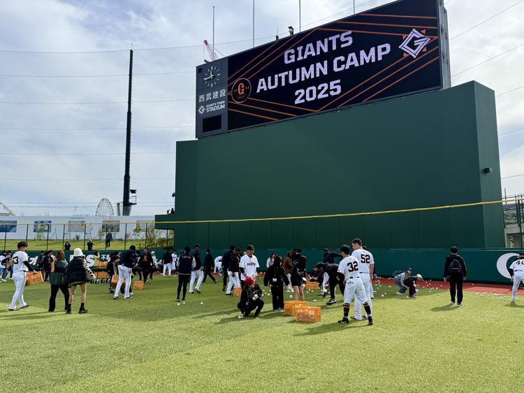 キャンプ初日に1,442人が来場～Gタウン | 読売ジャイアンツ（巨人軍