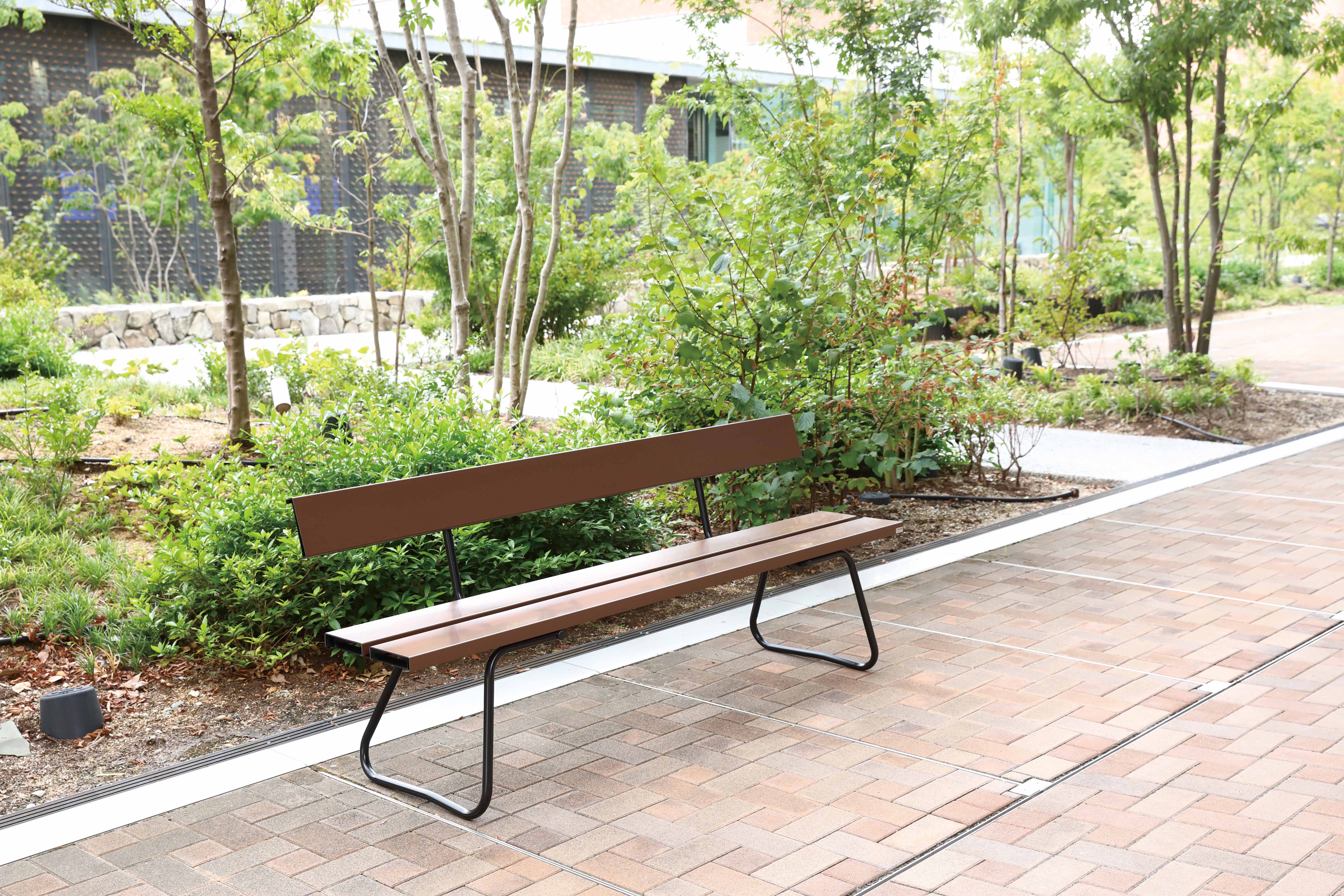 山崎産業株式会社｜樹脂ベンチ（背なし）ECO 1500 BR