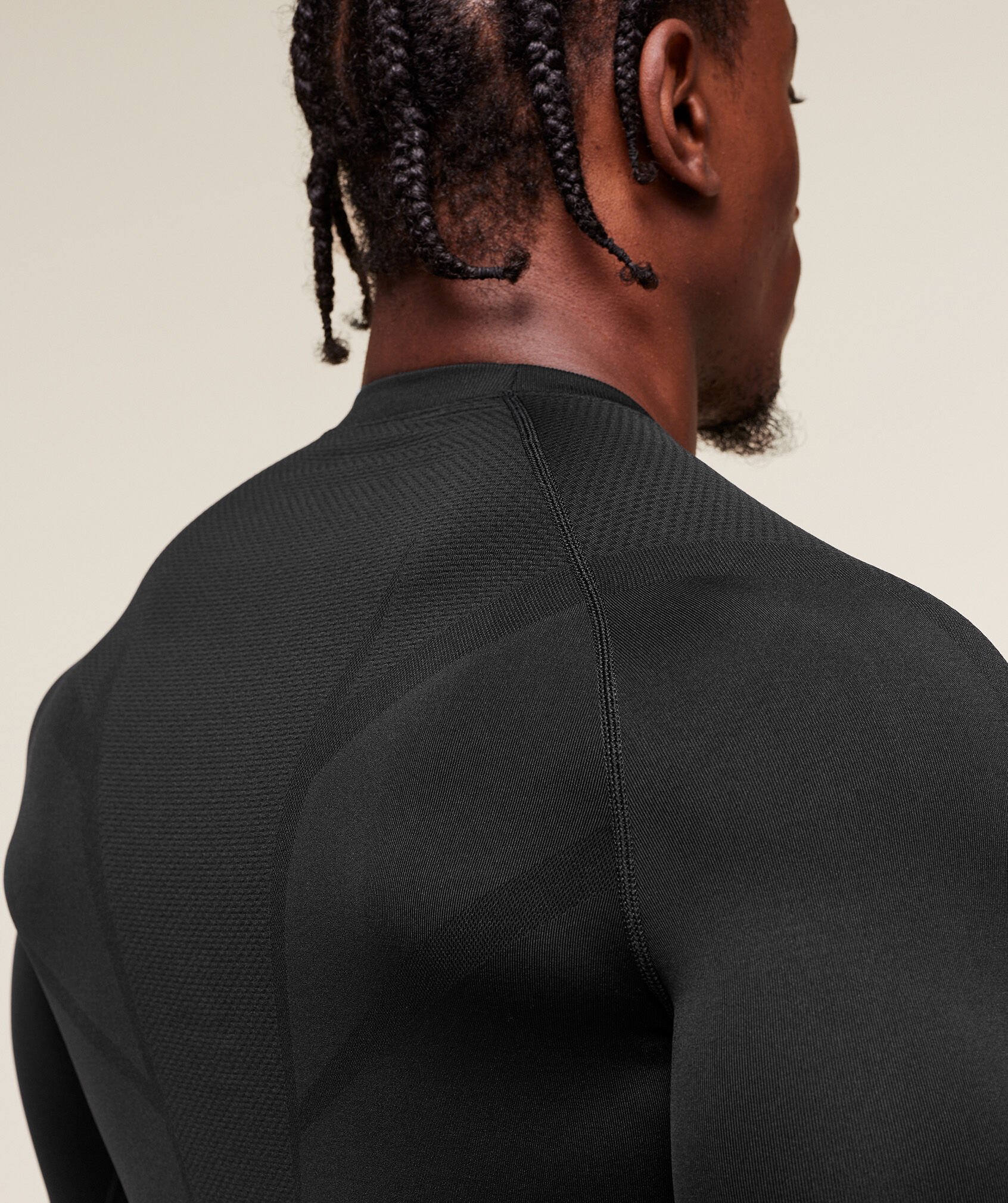 Shop Onyx 5.0 Seamless Long Sleeve T-Shirt BLACK/BLACK - Gymshark Oman