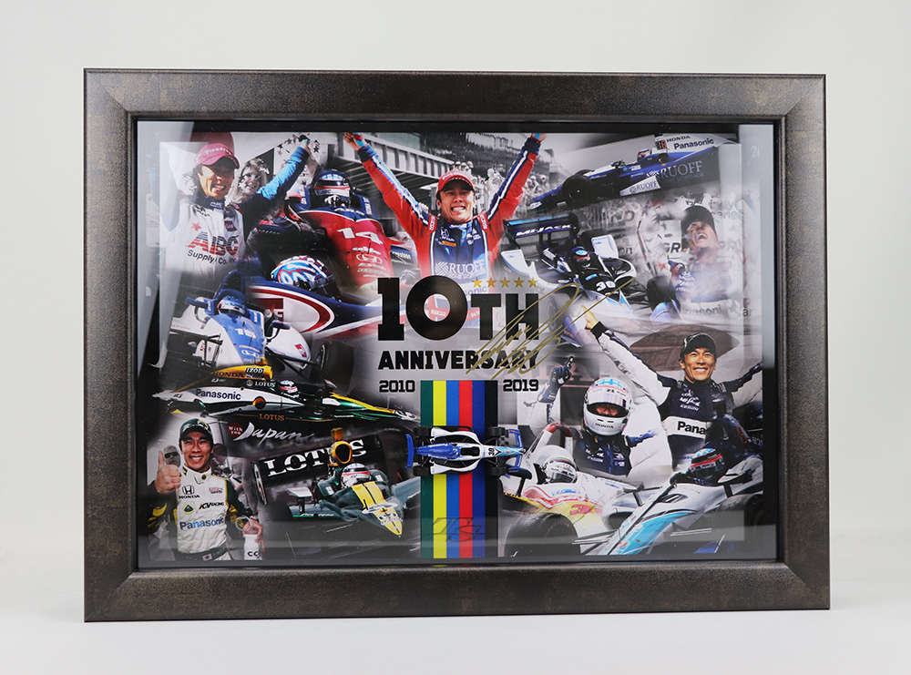 佐藤琢磨インディカー参戦10周年記念フォトフレーム&スポーツタオルが