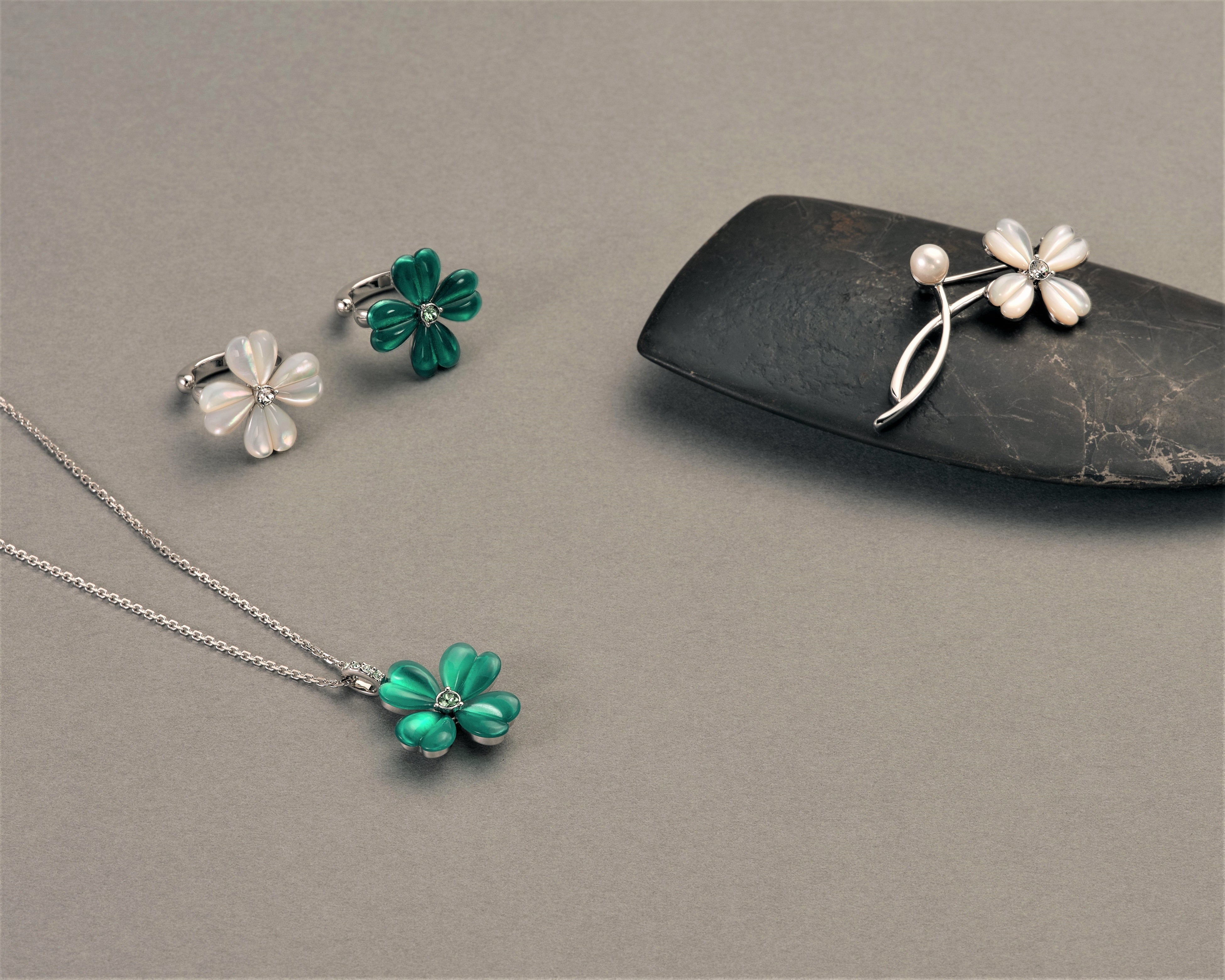 ヴァンドームブティック】幸運を呼ぶエレガントな四つ葉のクローバー