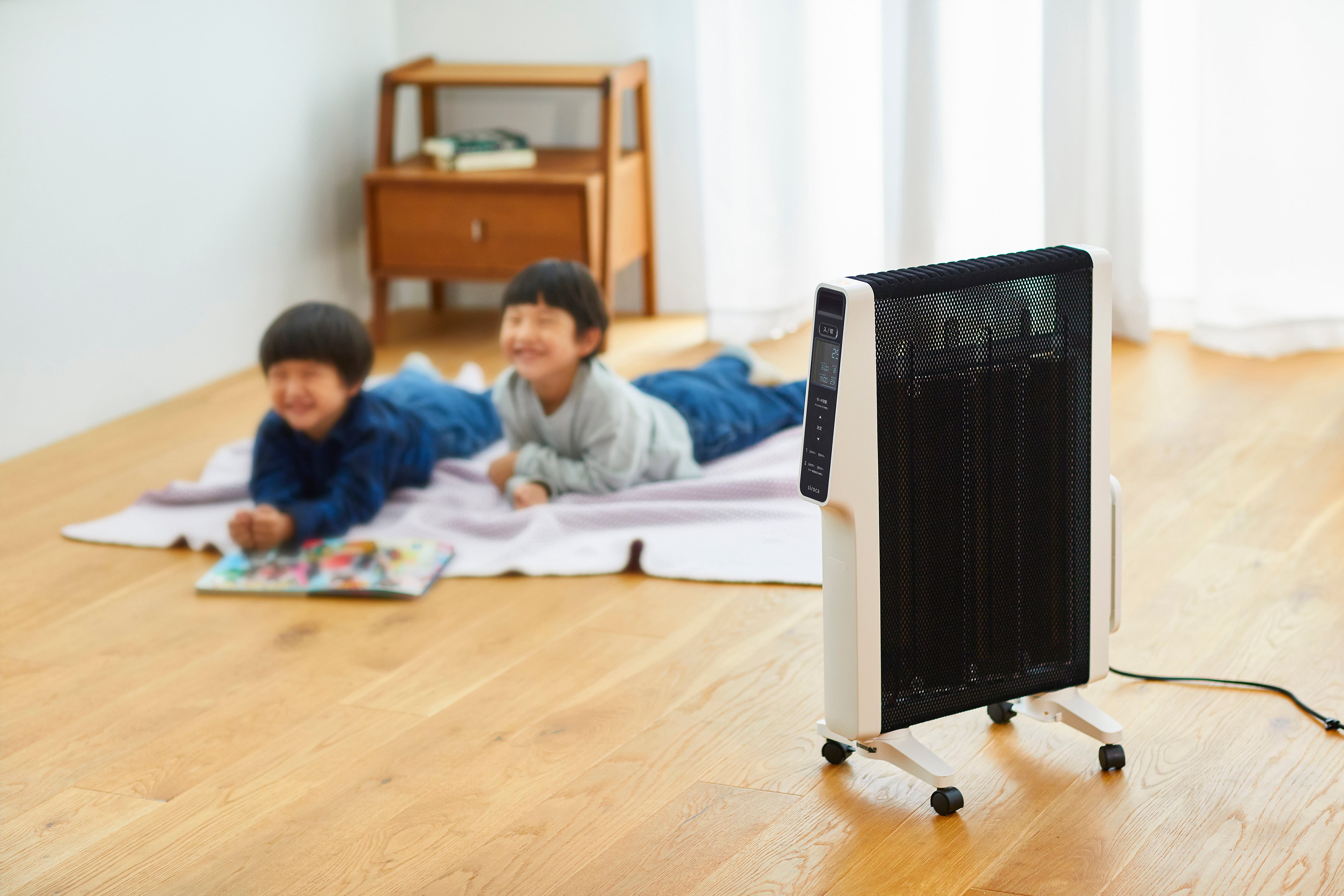 シロカ、「遠赤軽量ヒーター かるポカ」2022年モデルを発売！Wの熱効果