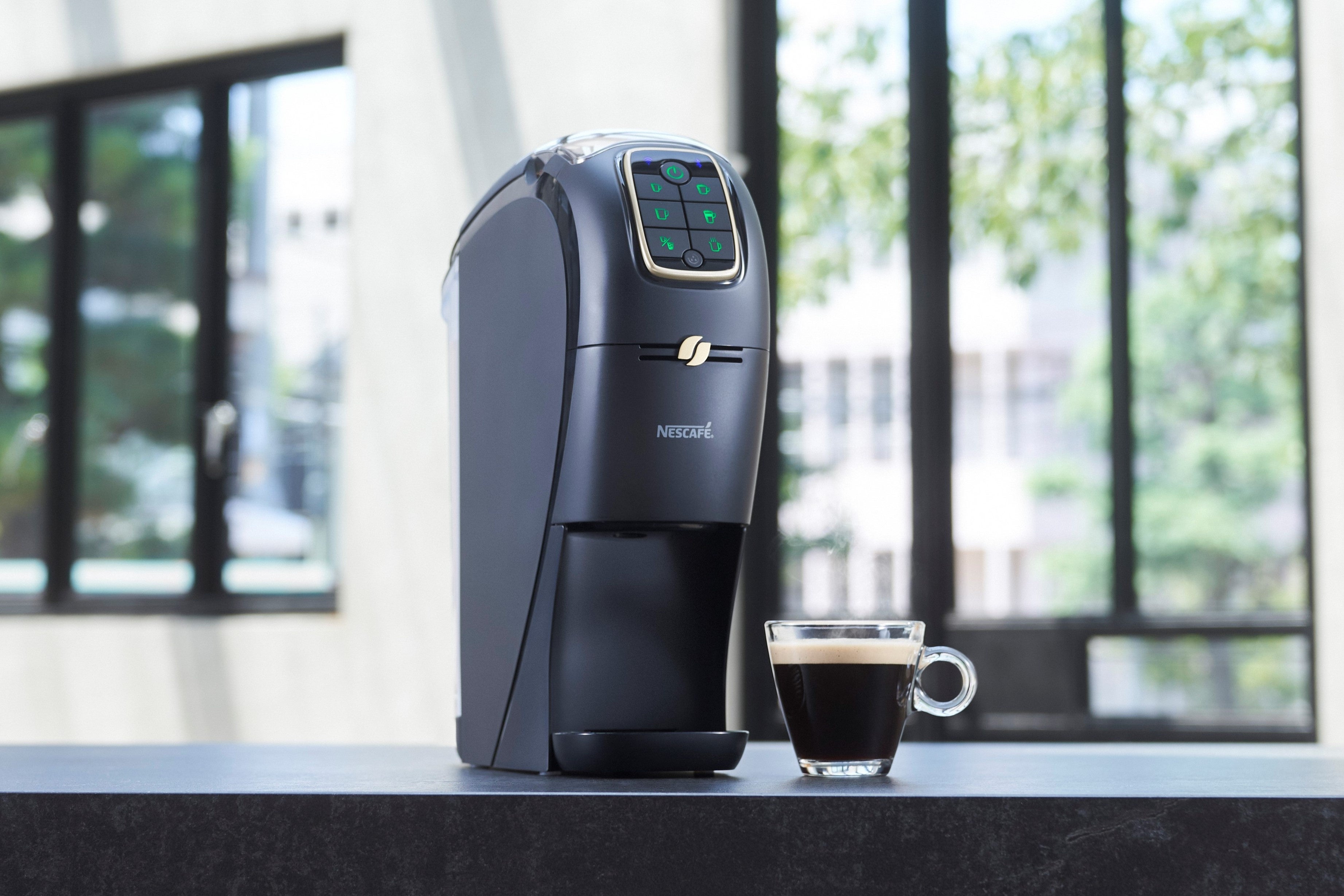 ライフスタイルを彩る、コンパクトでスタイリッシュなコーヒーメーカー