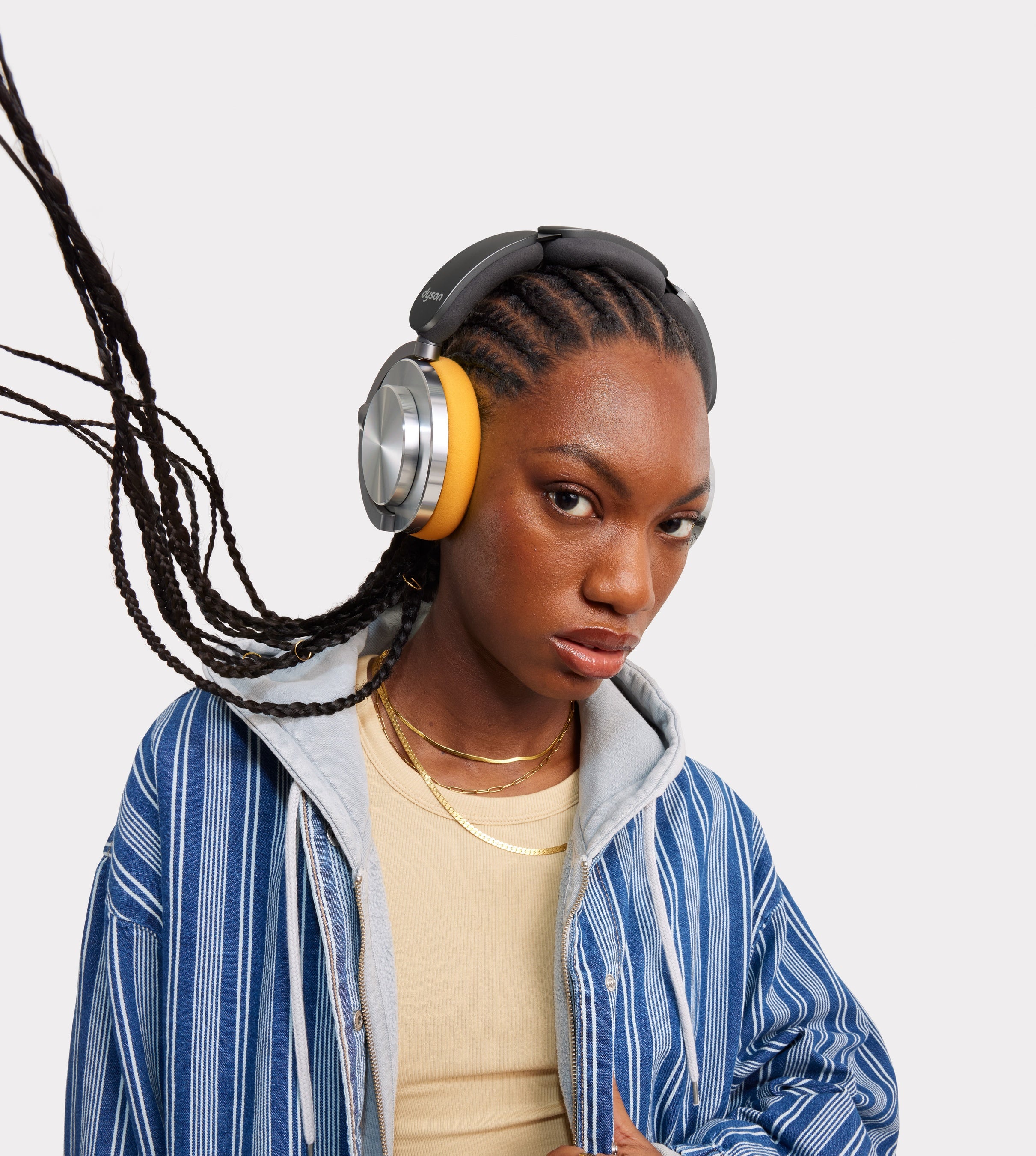 ダイソン、「Dyson OnTrac™ヘッドホン」を発表 色のカスタマイズが可能