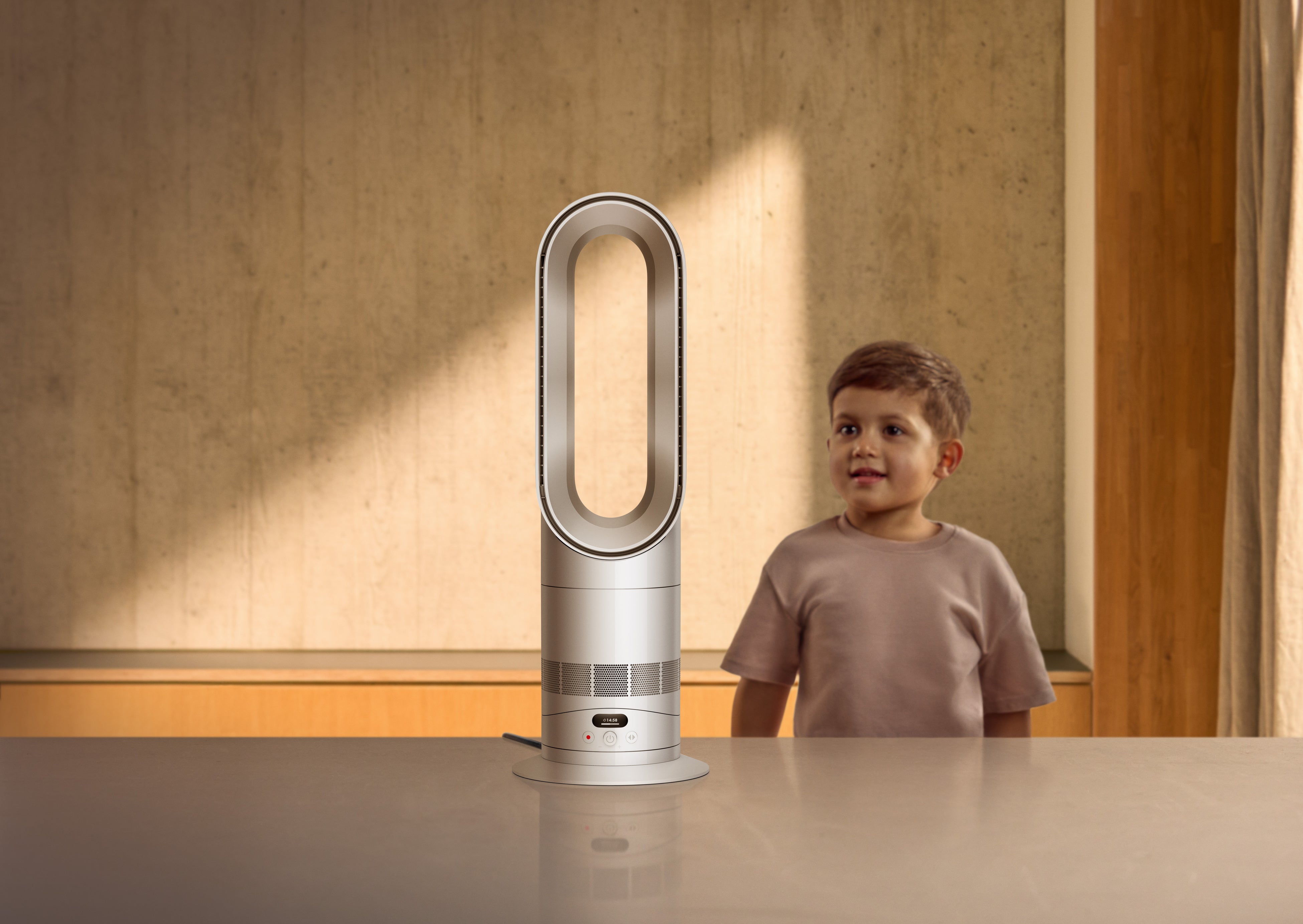 ヒーター、扇風機として1台2役で活躍し、脱衣所などの狭い部屋にも最適