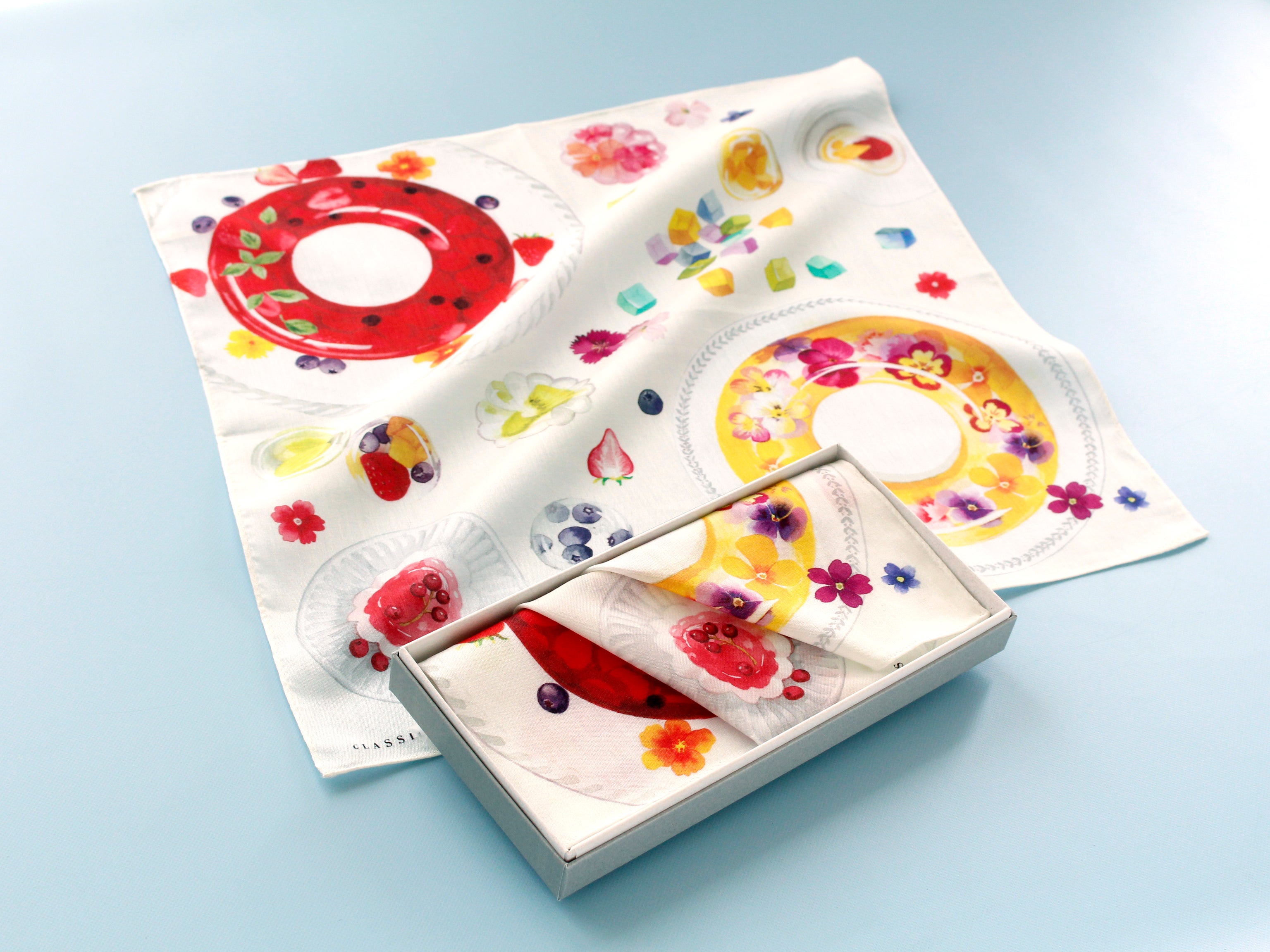 ハンカチーフ専門店「CLASSICS the Small Luxury」夏ギフトにぴったり