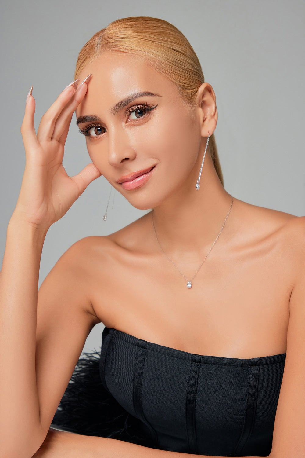 先行発売】年齢サイン*に、ふっくらとハリの一滴を。リニューアルした