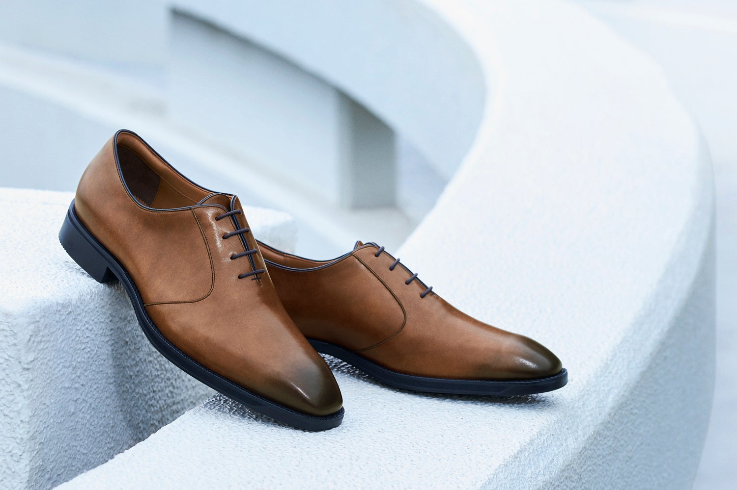 機能性ドレスシューズが次のステージに。履き心地とデザインを進化させ