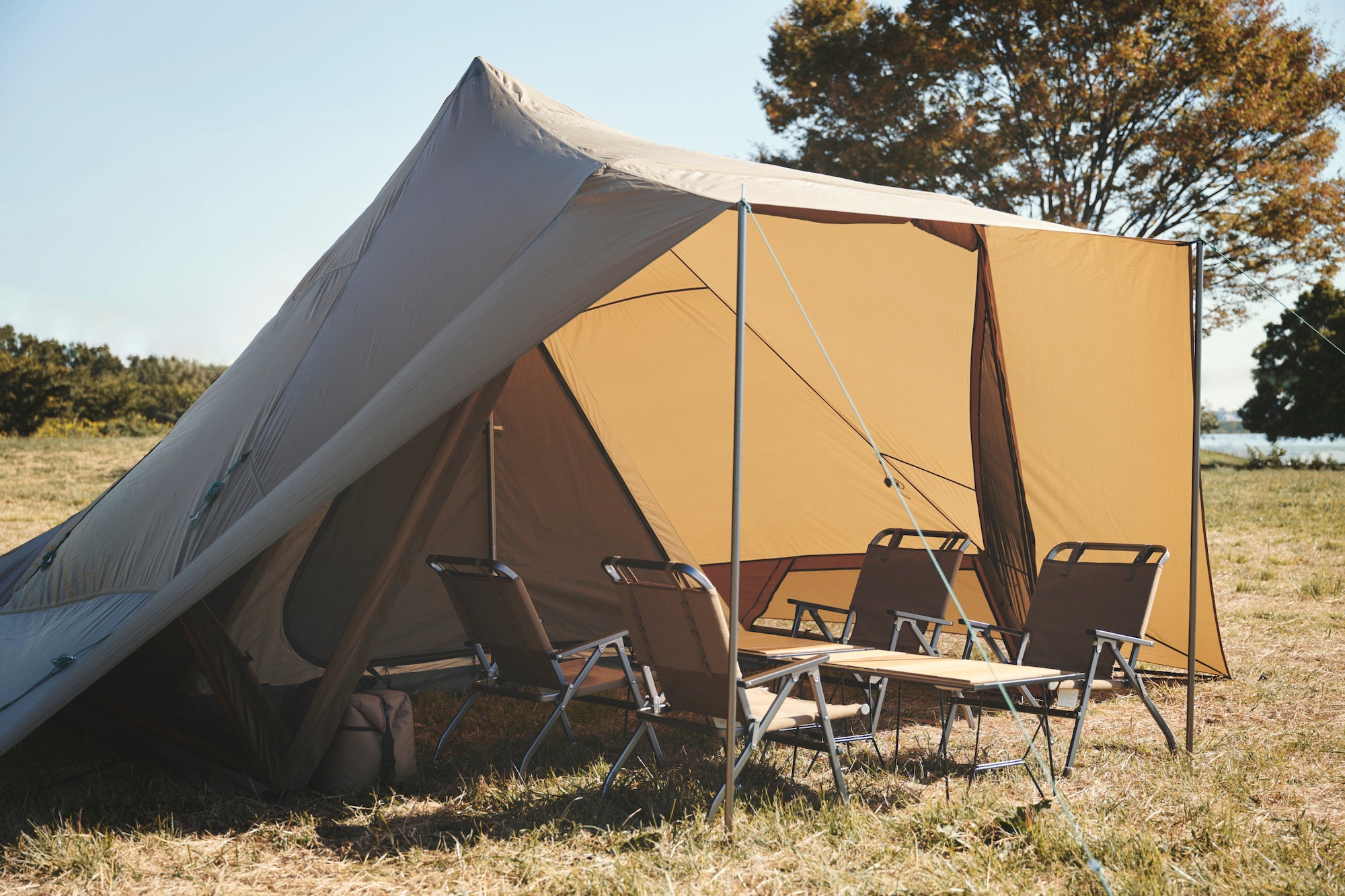 ほぼ日キャンププロジェクト「yozora」。はじまりのテント「kohaku」が