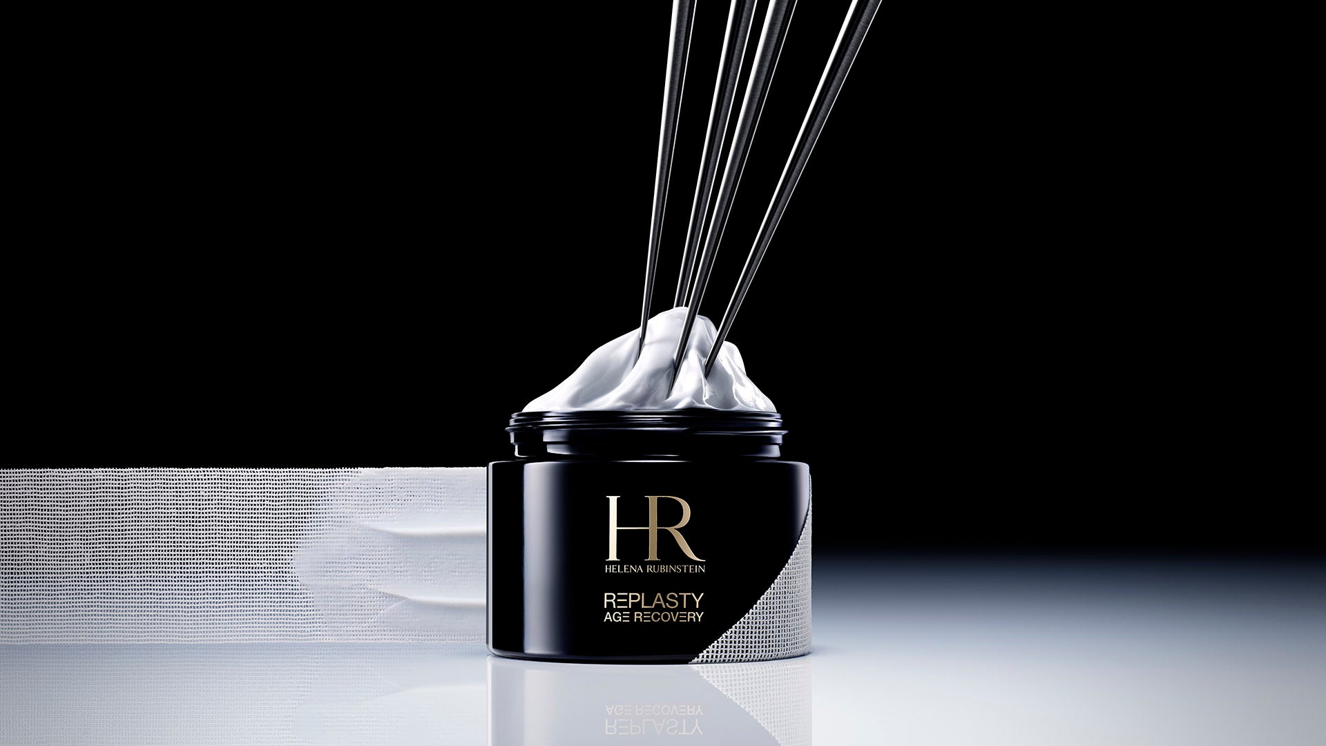 ヘレナ ルビンスタイン】No.1*¹リプラスティラインからボディケア誕生