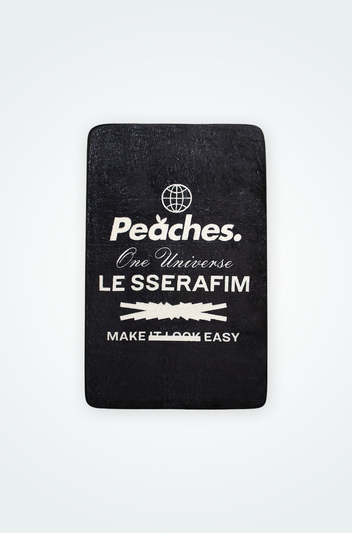 LE SSERAFIM×Peaches.のCollab Merch.をスニダンが運営する「HYPE DROP