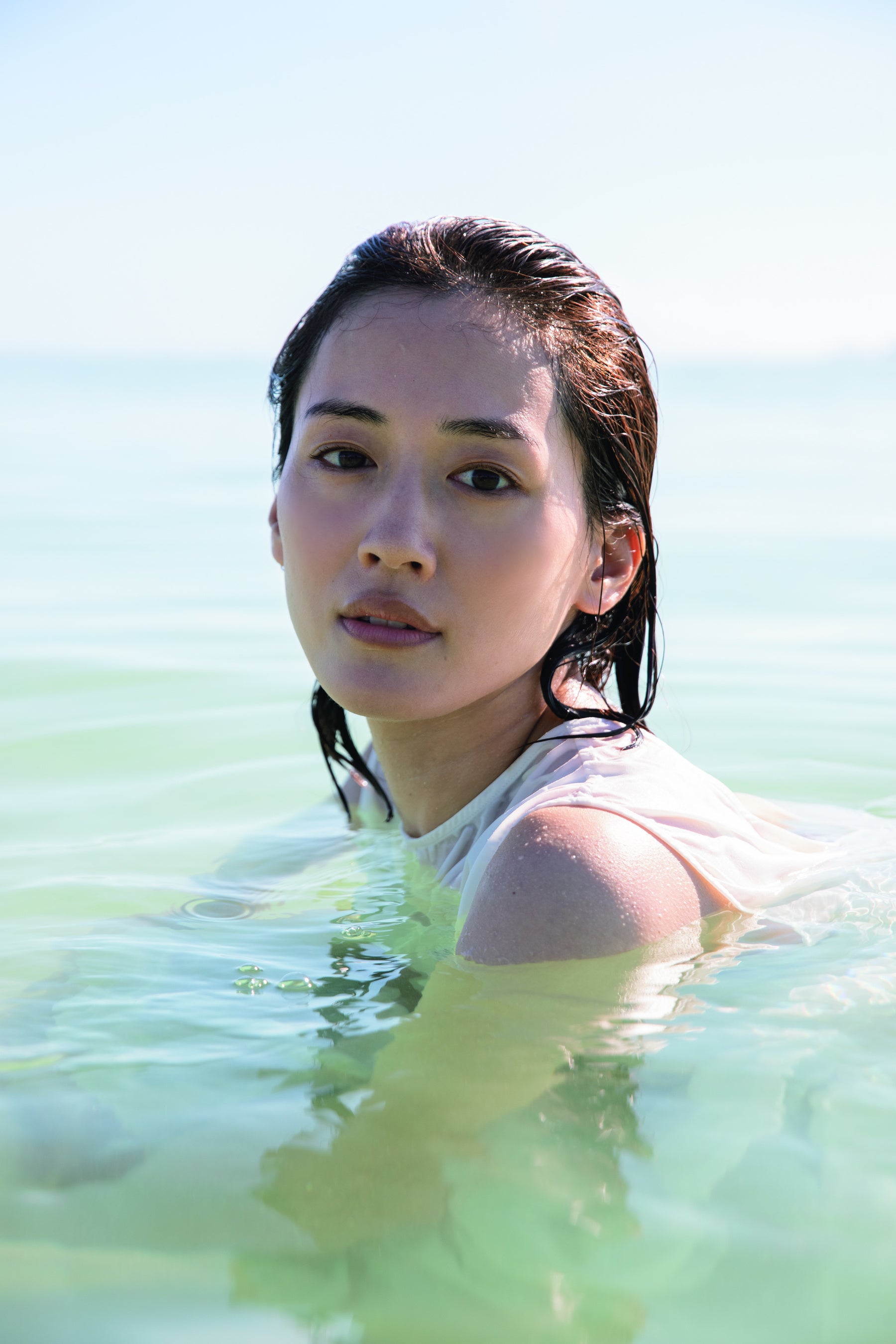 最新刊『原色 綾瀬はるか 2013ー2024』が、Amazonタレント写真集部門で