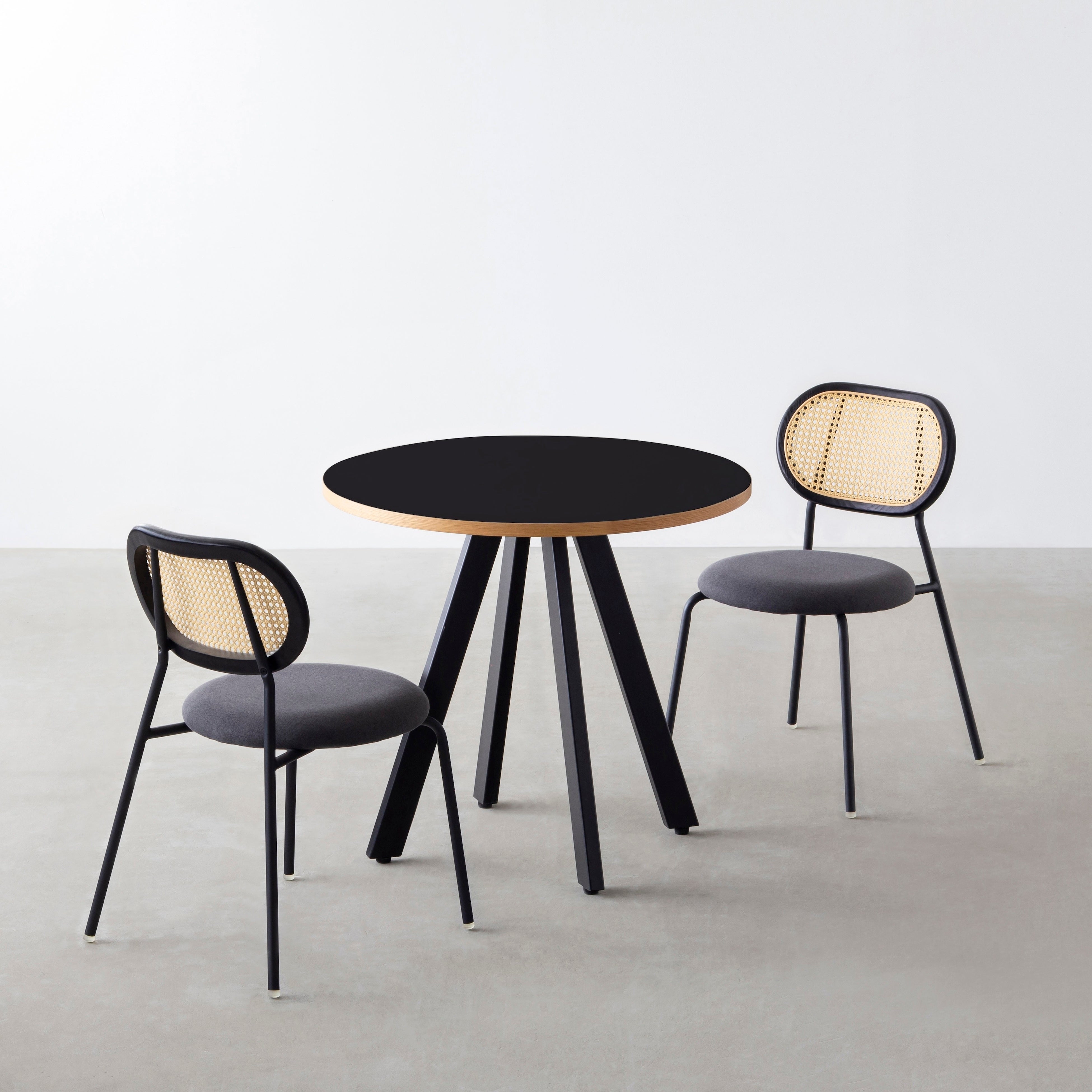 コーディネートの悩みを解決】KANADEMONOよりお得なダイニングテーブル