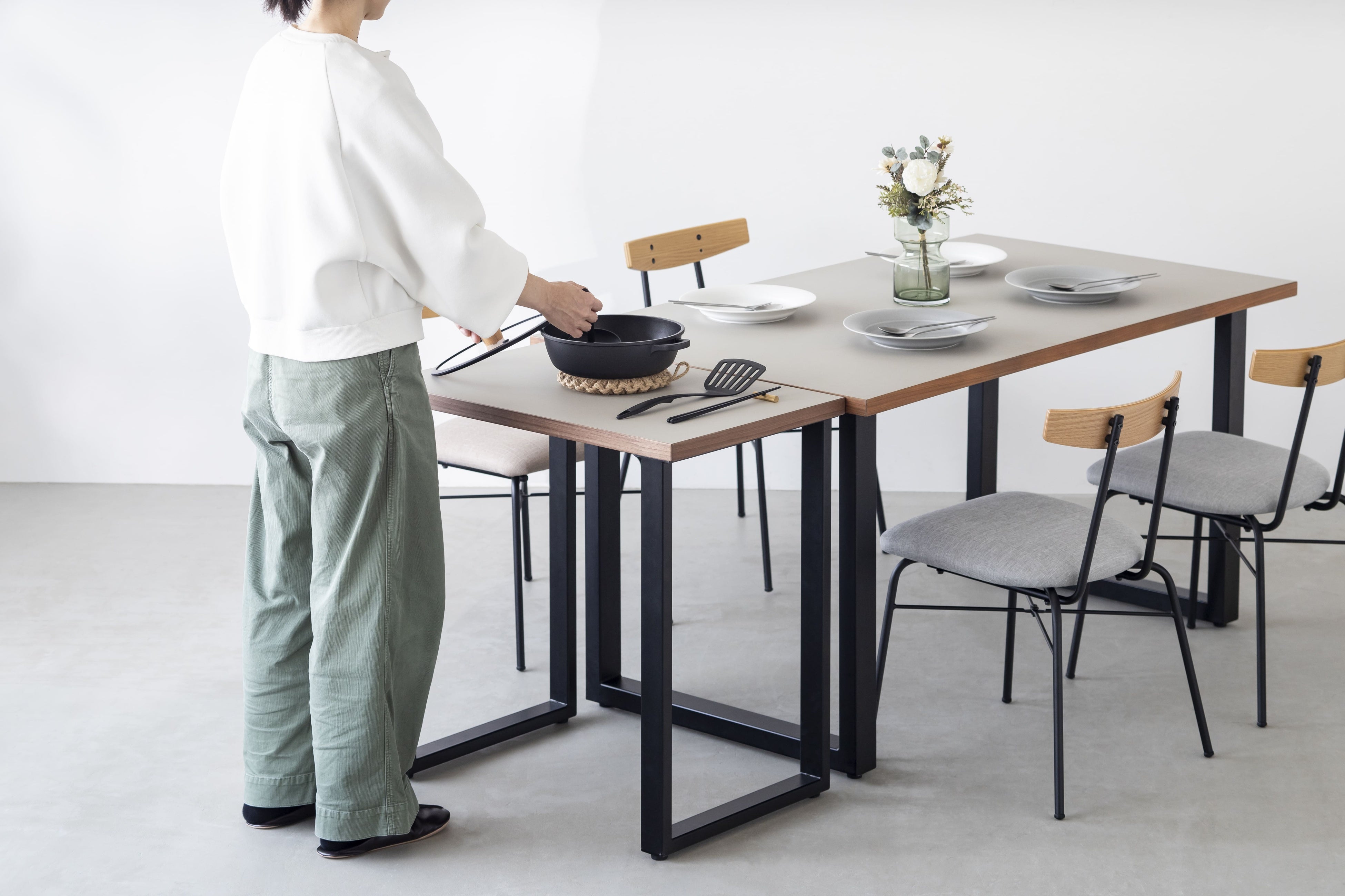 KANADEMONO】「省スペース×デザイン性」コンパクトなテーブルがあなた