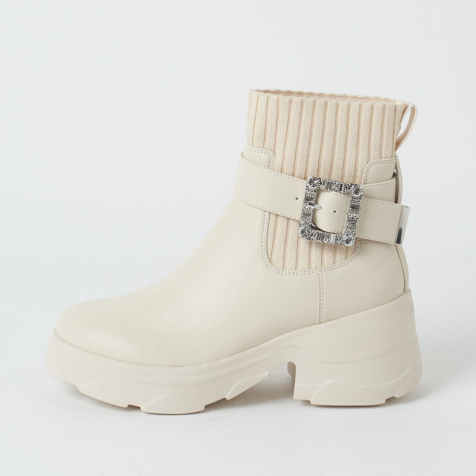 ダイアナ】アミュプラザみやざきにて期間限定POPUPSHOPを開催いたし