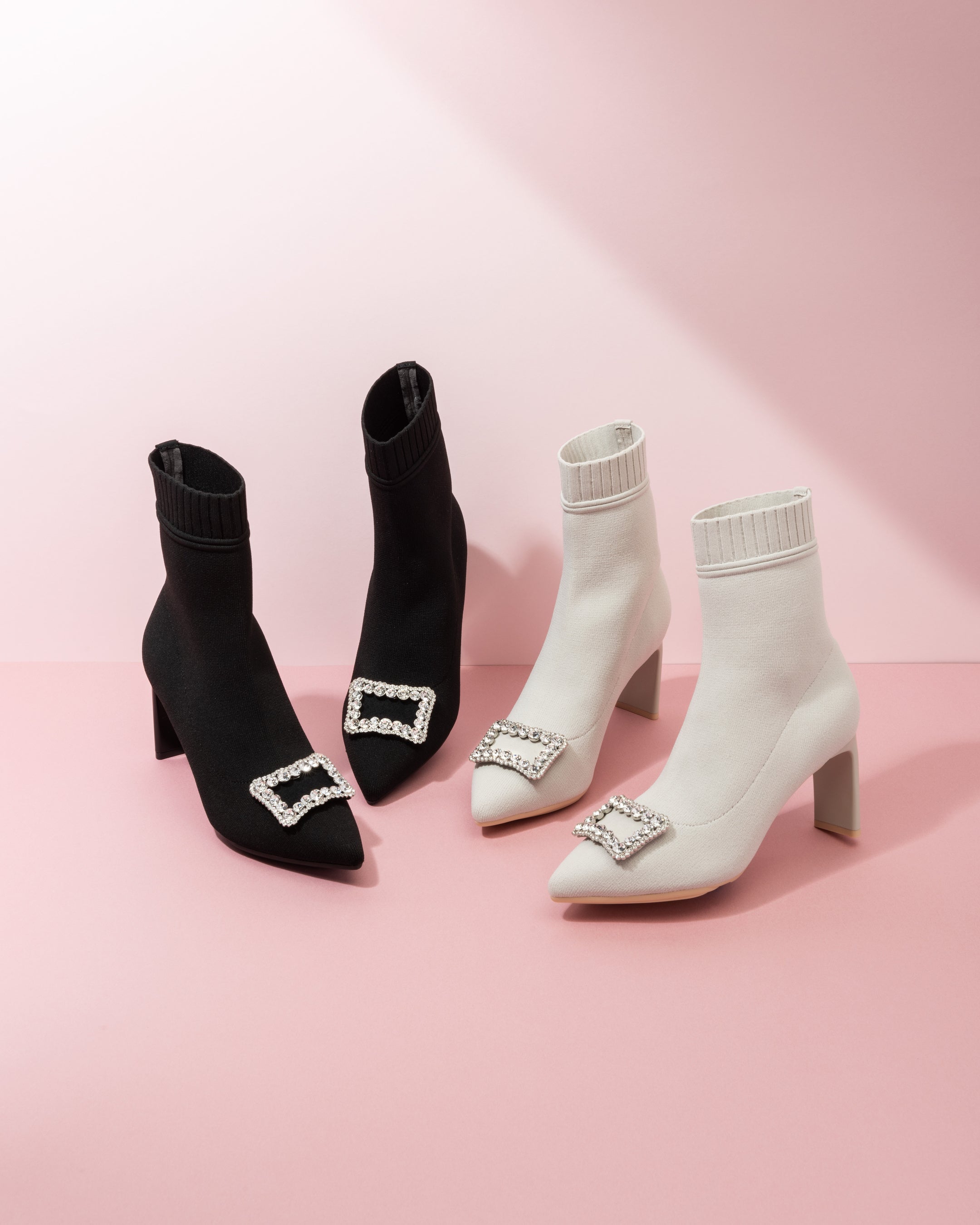 ダイアナ】”いまだかつてない究極の履き心地”をお届け！「ニットブーツ