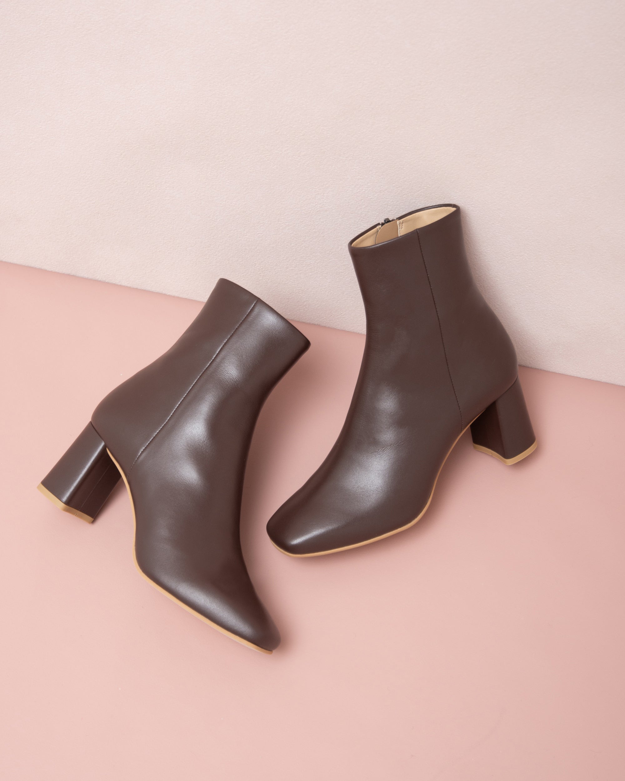 ダイアナ】王道美シルエットショートブーツにWEB限定カラーが登場