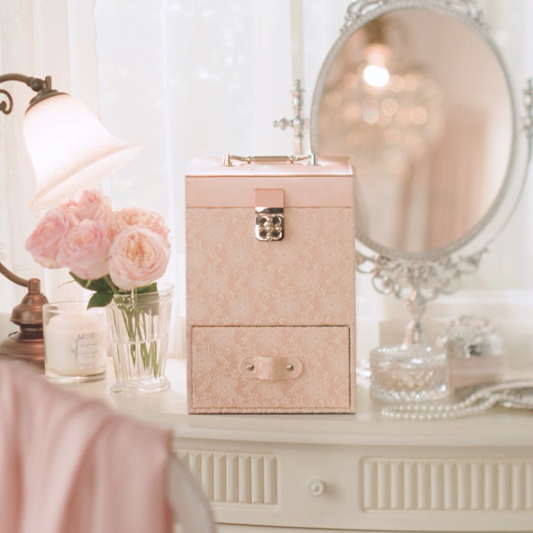 ジルスチュアート ビューティ】幸福感で満たされる日々へ誘う