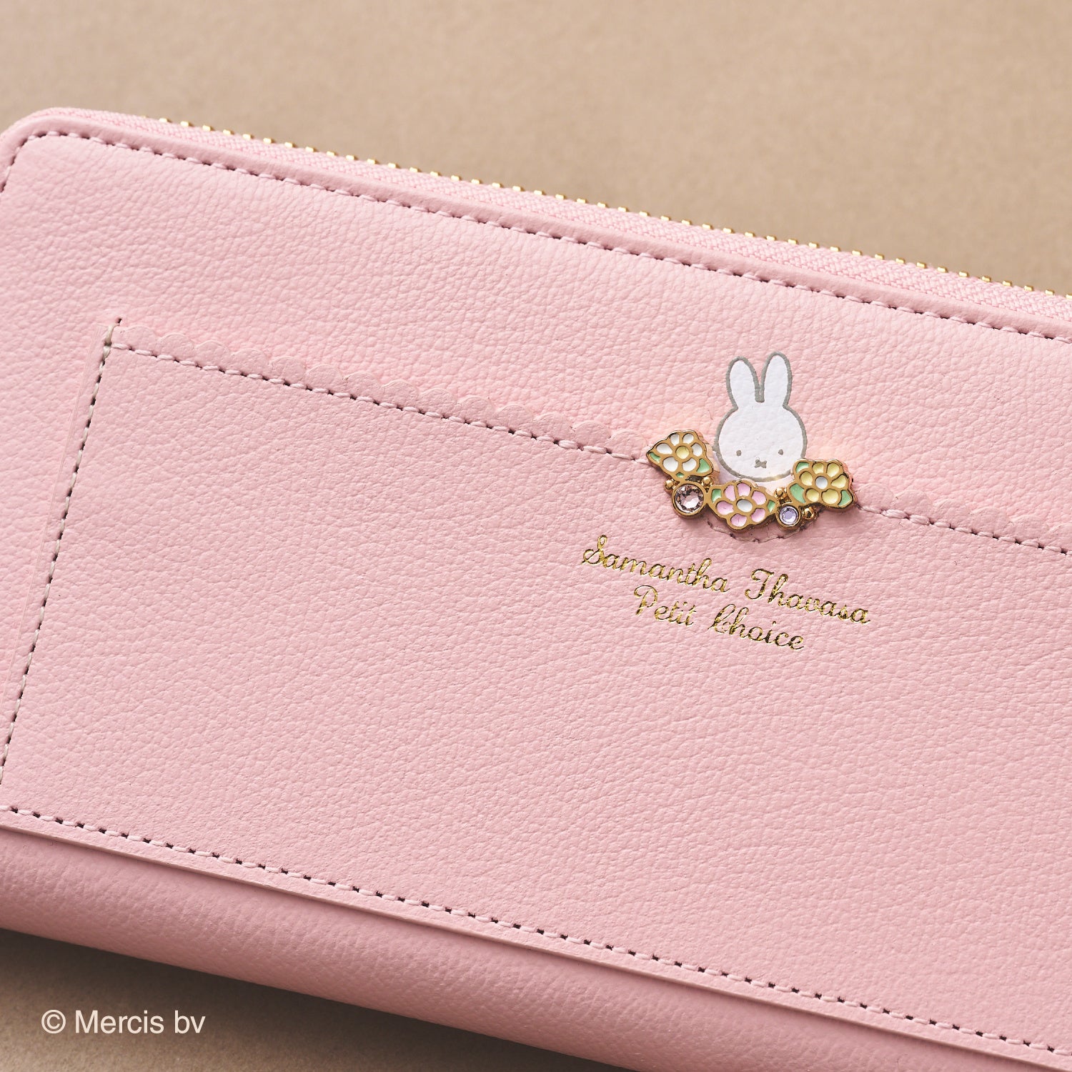 ボアやコーデュロイをふんだんに使ったほっこり、あたたかい雰囲気の