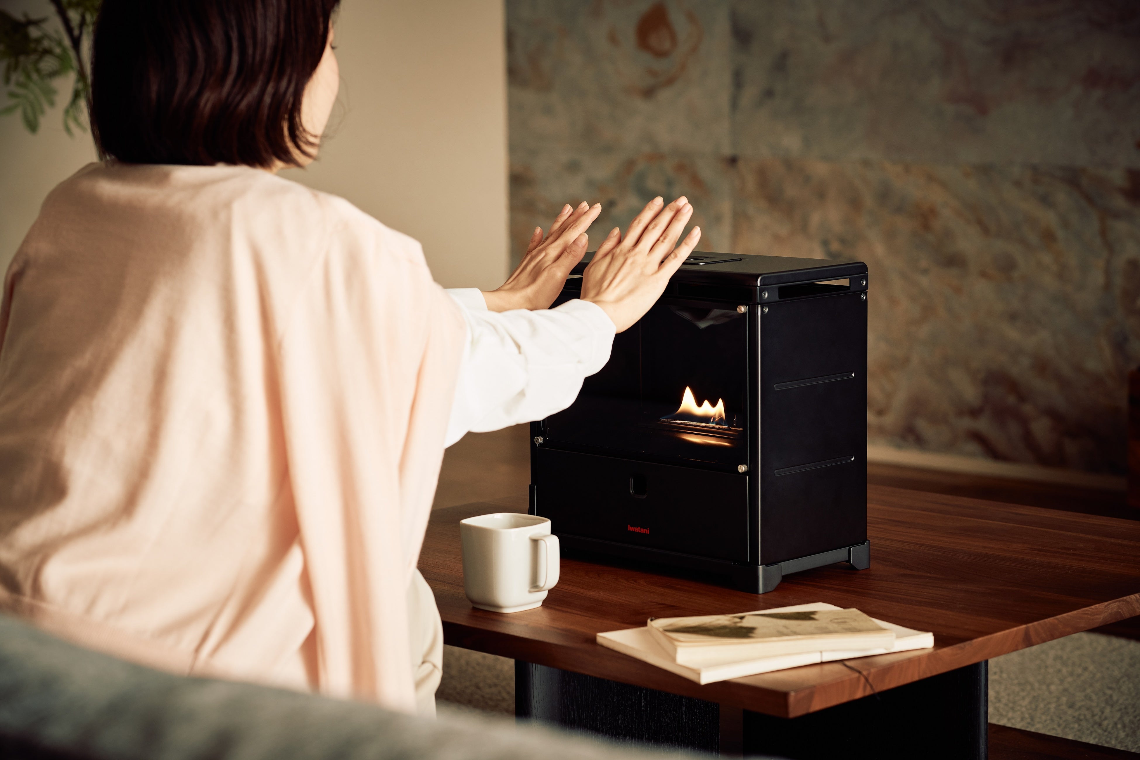 新商品】「炎を楽しむインテリア暖炉“MYDANRO”」12月18日 Makuakeで