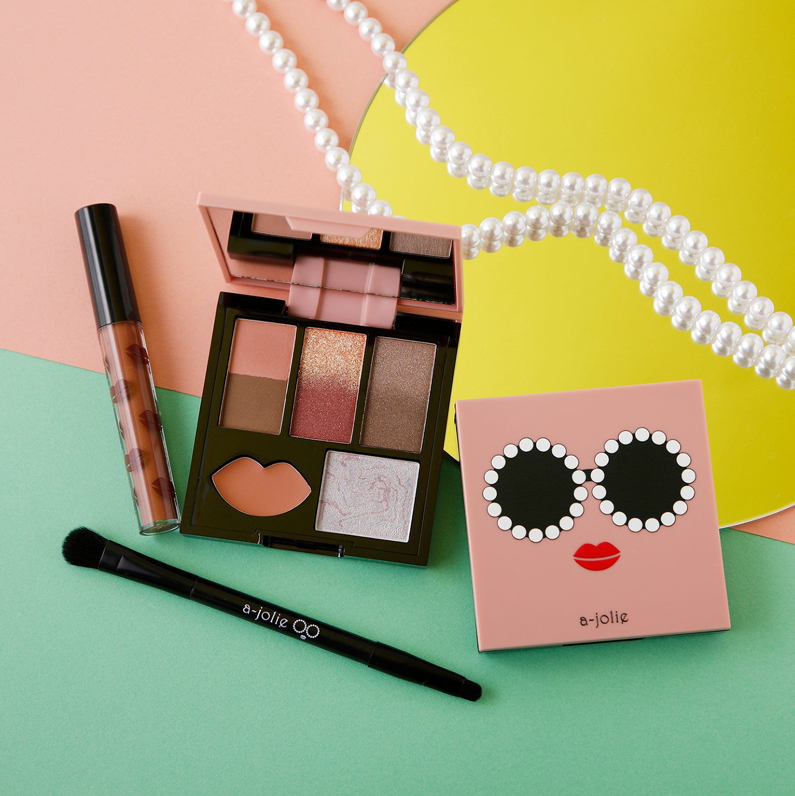 大人の女性に大人気「a-jolie」“初”のコスメセットが登場。豪華3点