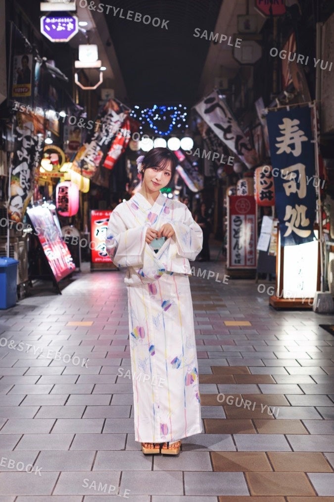 本日発売】AKB48・小栗有以1stフォト＆スタイルブック『AB型の左利き