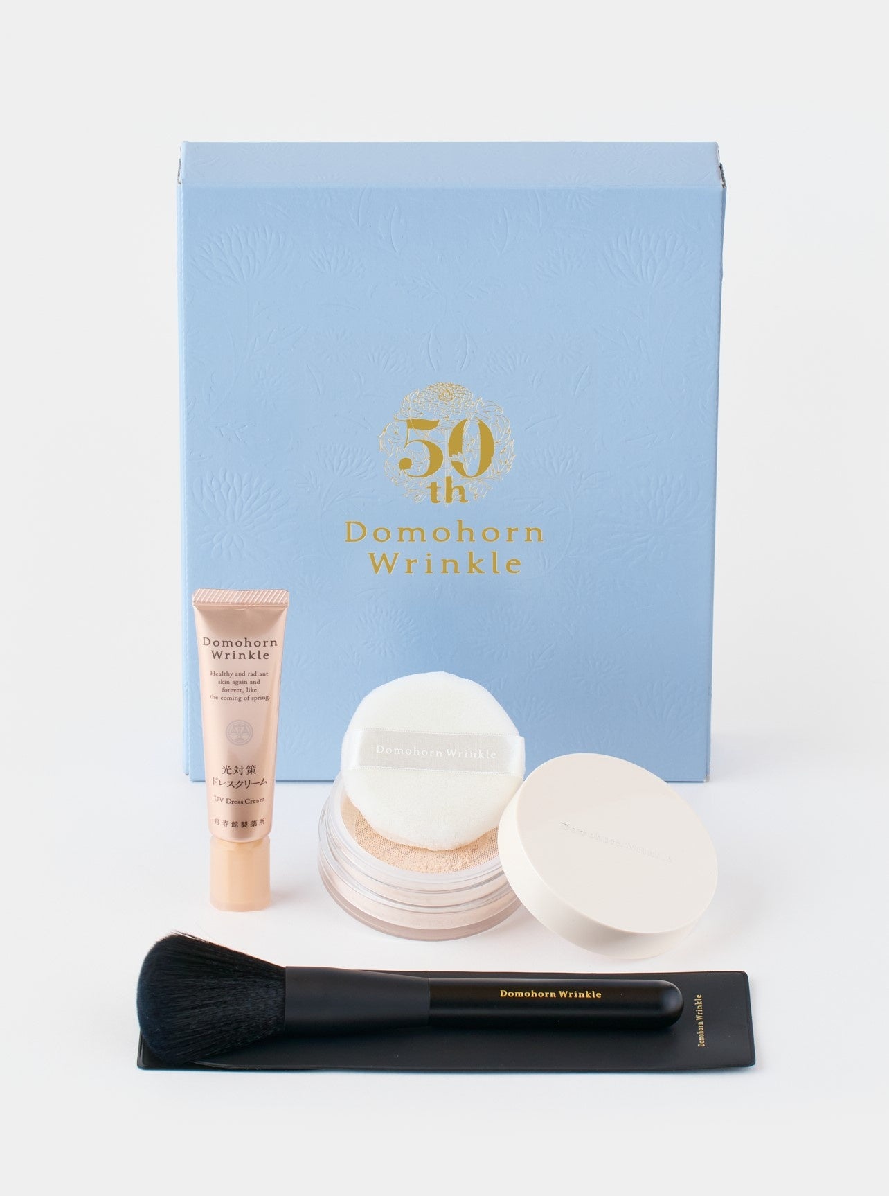 ドモホルンリンクル史上初、待望のメイクアイテム「フェイスパウダー