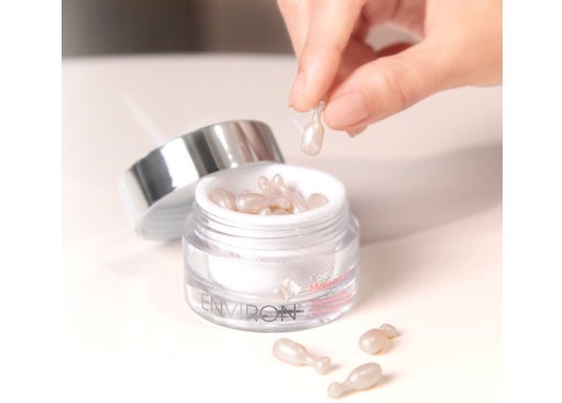 この春だけの日本限定 桜デザインパッケージ「エンビロン デラックス