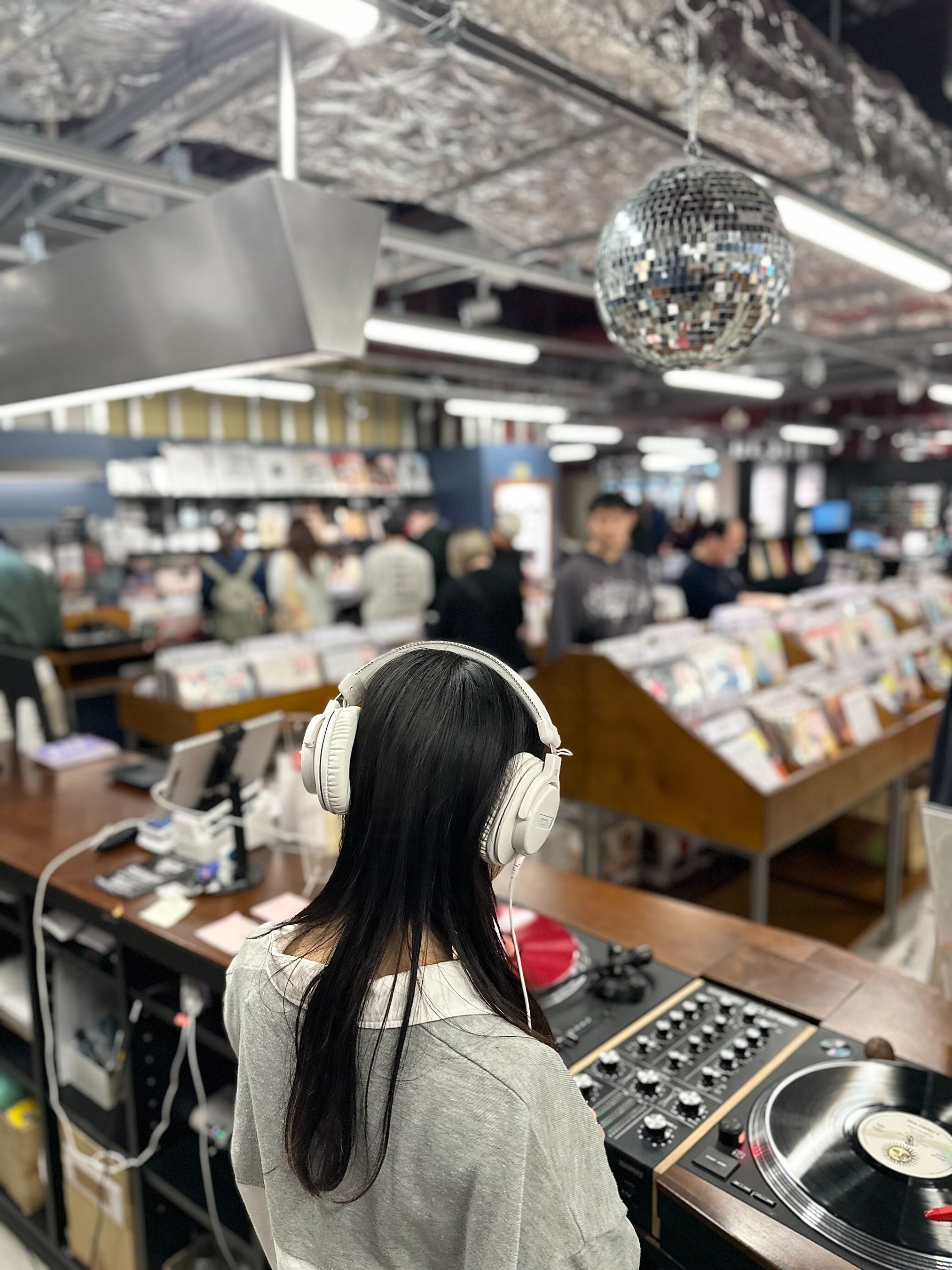 Face Records 福岡新店オープンと「昭和100年」イベントが盛況、昭和