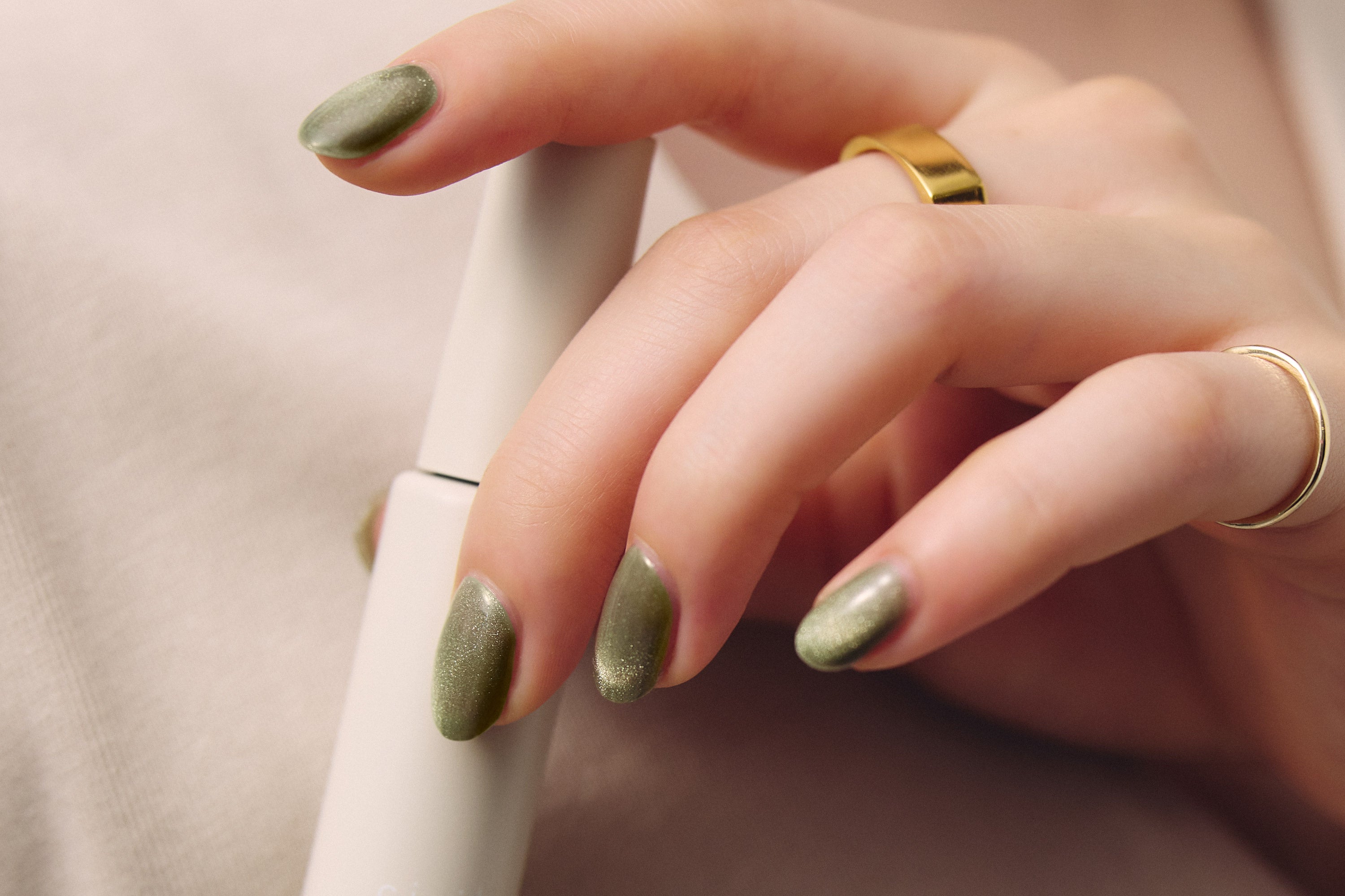 織りなす光、ゆらぐ表情。ネイルブランド「cirila（シリラ）」から超