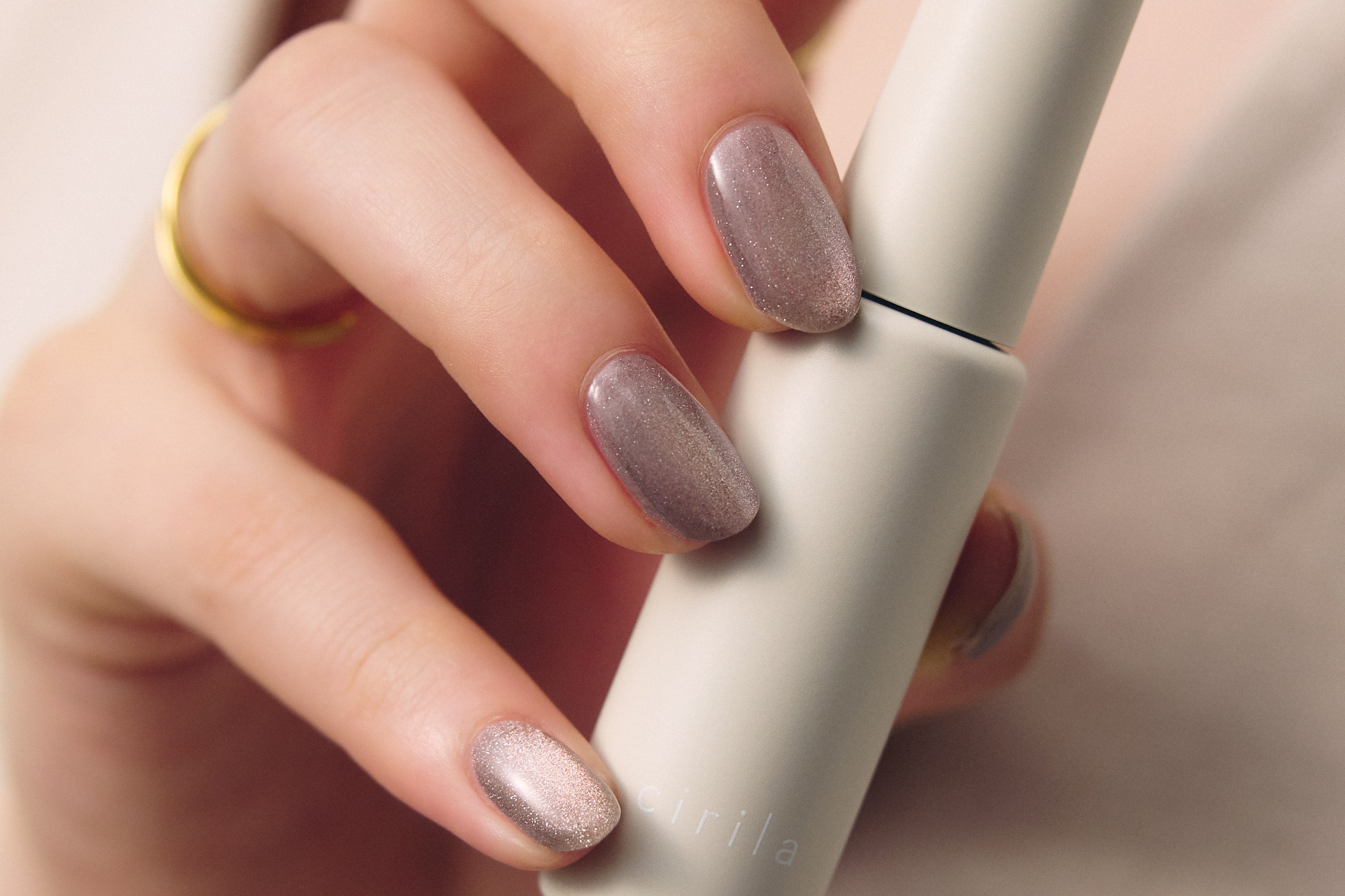 織りなす光、ゆらぐ表情。ネイルブランド「cirila（シリラ）」から超
