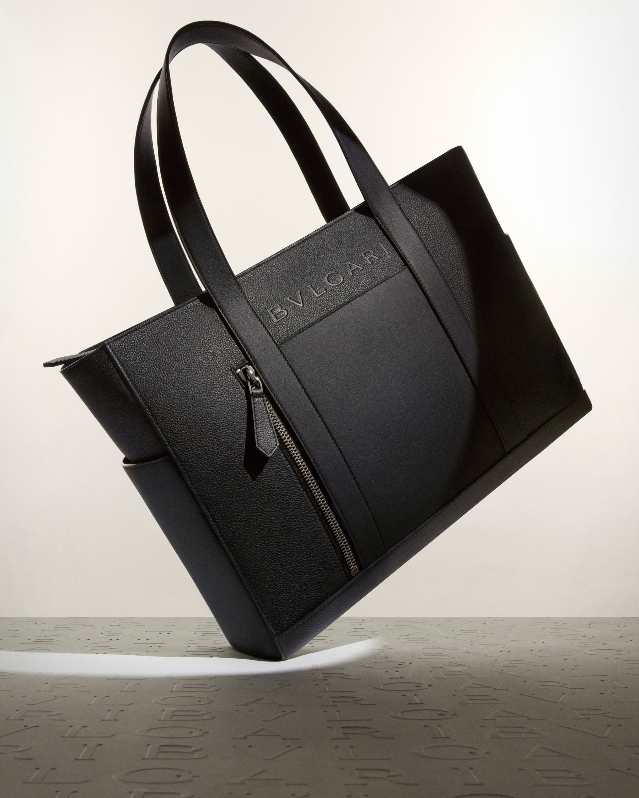 ブルガリ 山下智久を新作メンズ レザーグッズ コレクションの