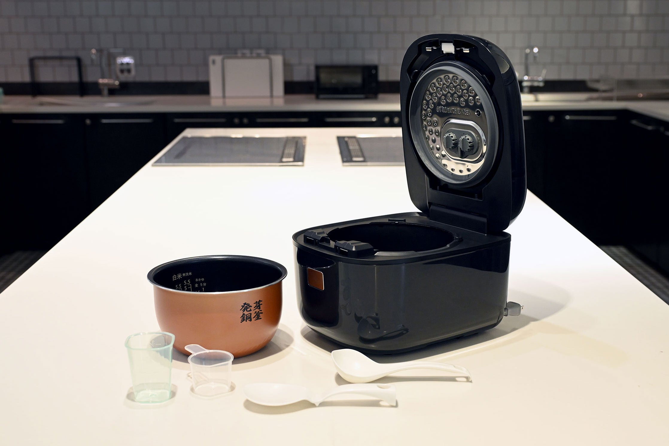 日本で企画・開発！玄米を発芽させて炊飯する 圧力IH玄米発芽炊飯器