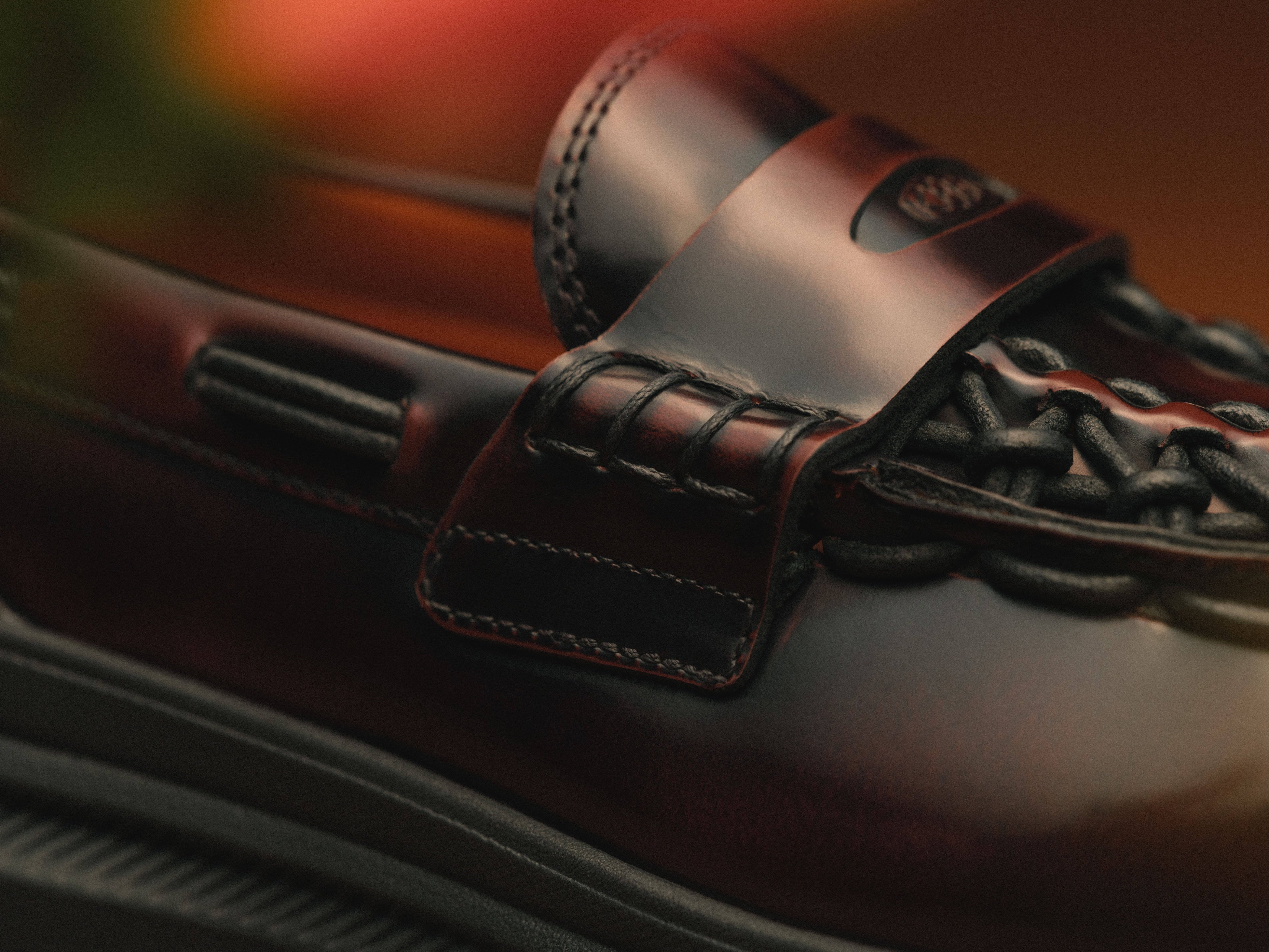 NEWカラーが数量限定で再登場！ 歩き心地の良さを叶えるアウトドア