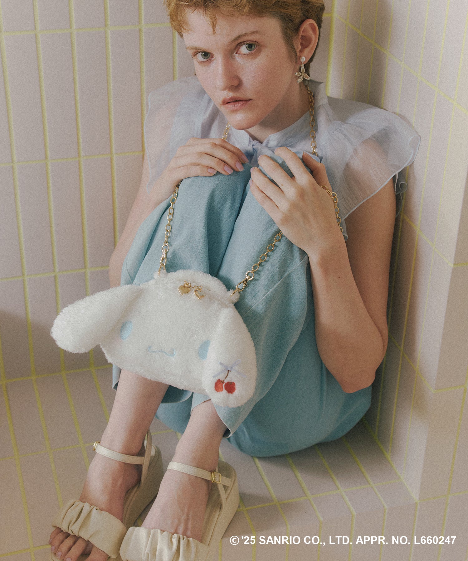 シナモロール×VIS、夢の初コラボ♡ “チェリーをぎゅっと抱えて、もっと