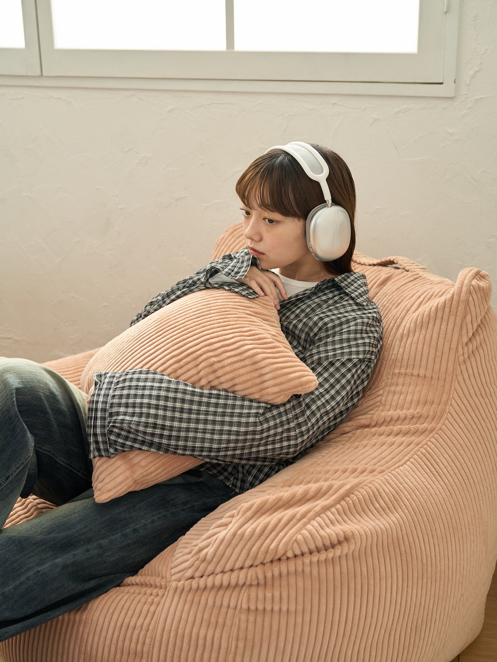 1時間で100台完売！SNSで話題のソファブランド『LOOSY』の1人掛け