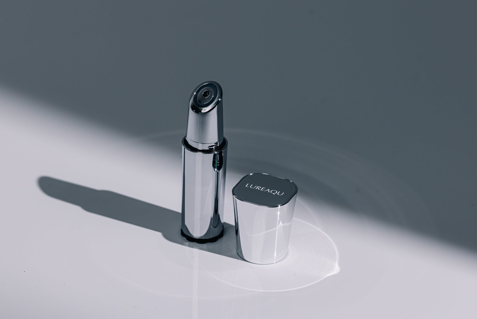 史上最小※1 クラス】目元・口元に特化した導入美顔器「ルリーク セラム