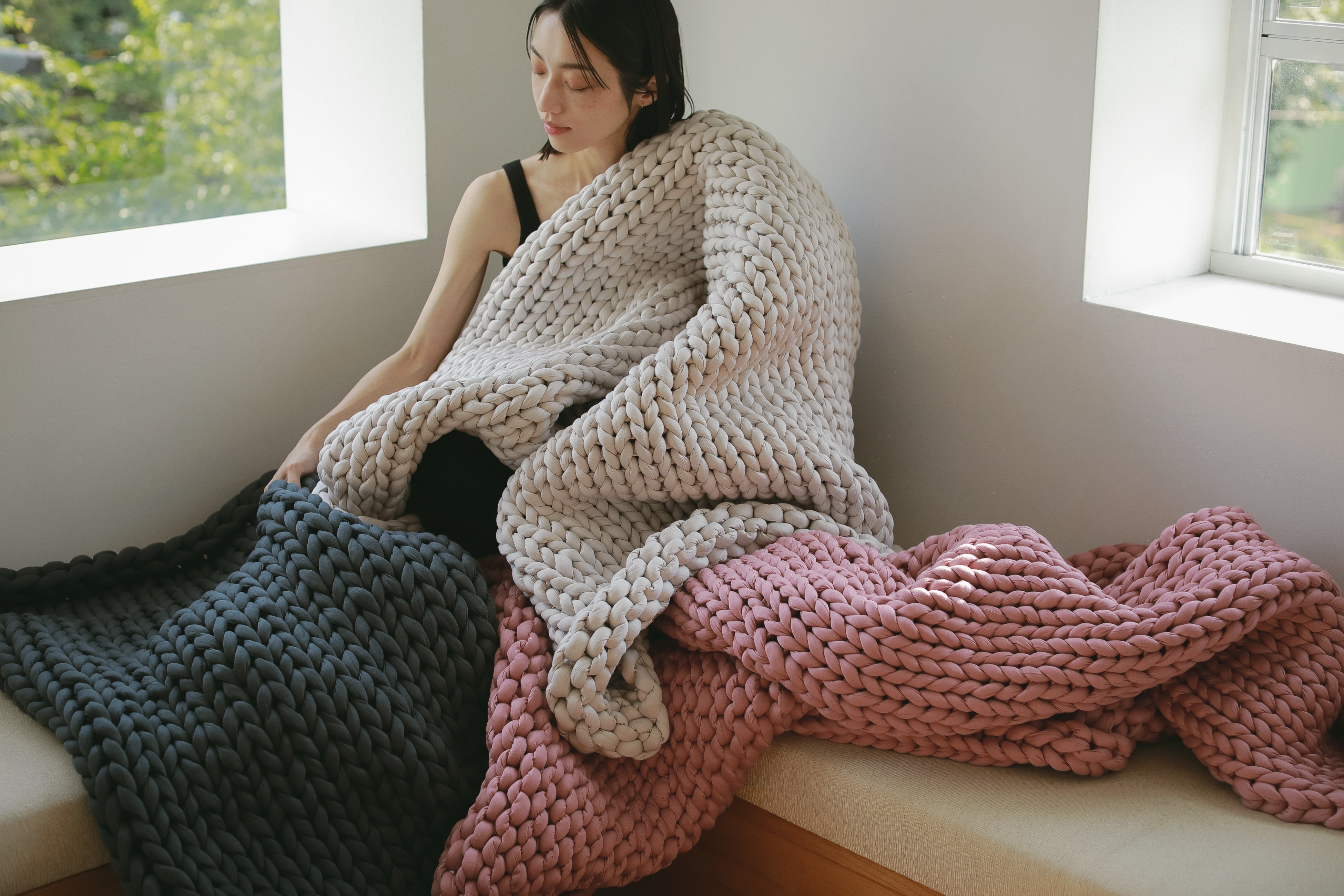 ブランド史上初！極上の睡眠へ誘う加重ブランケット登場！【リカバリー