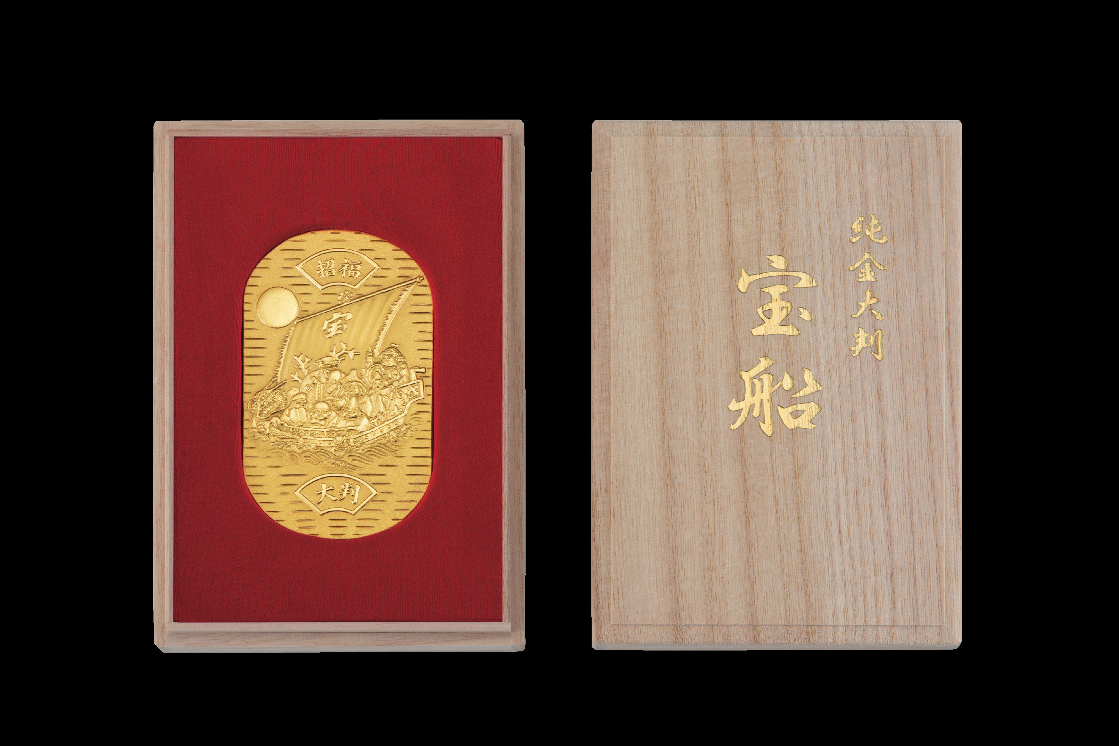 全長約2.7 mの「金箔ライオン像」が登場！金製品1,000点以上が集結