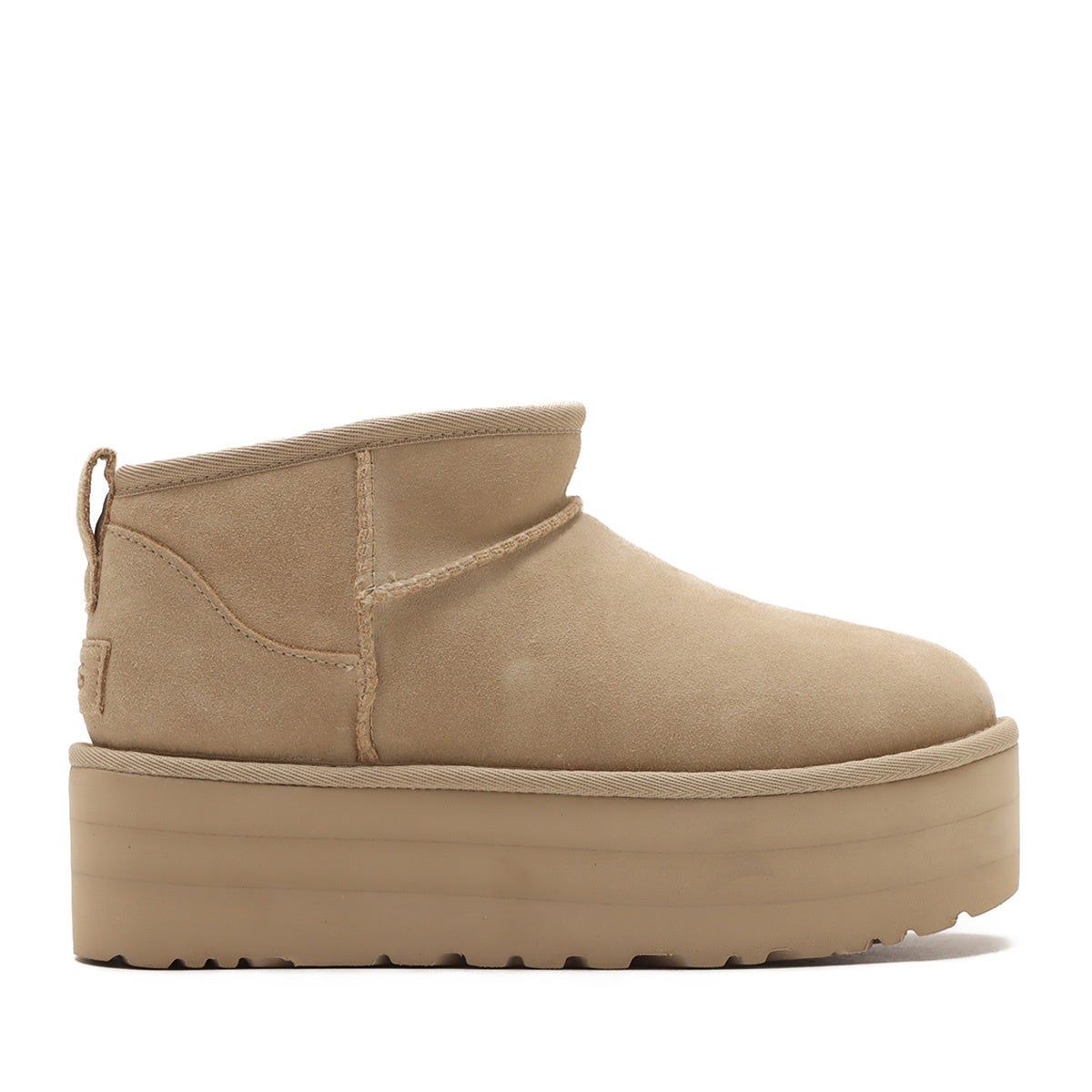 これからの季節に大本命のUGG®大人気ブーツ“Classic Ultra Mini