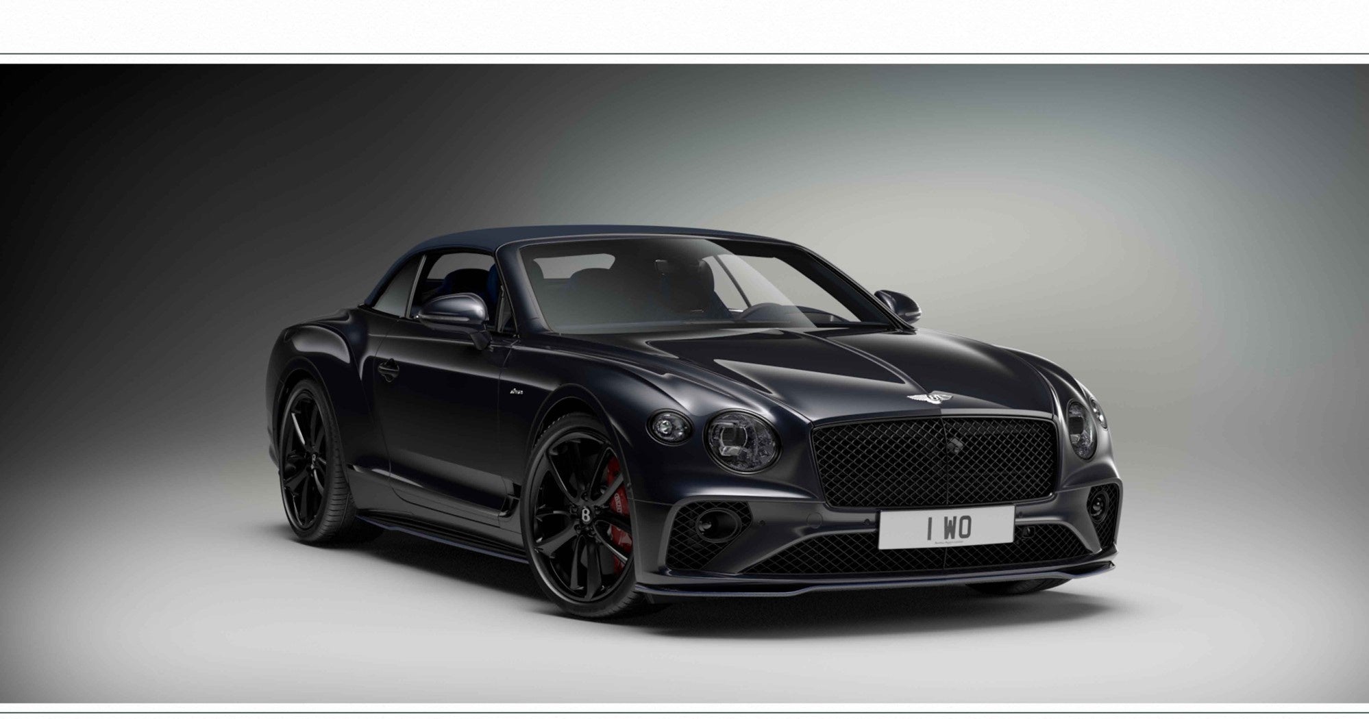 ベントレーの魅力が詰まったポップアップショールームが、南青山に期間