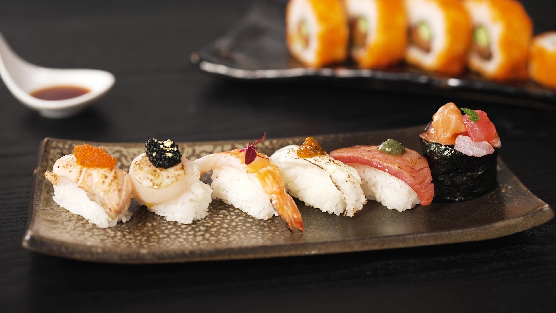 寿司ロボットシェアNo.1 の鈴茂器工 コンパクトシャリ玉ロボットS-Cube