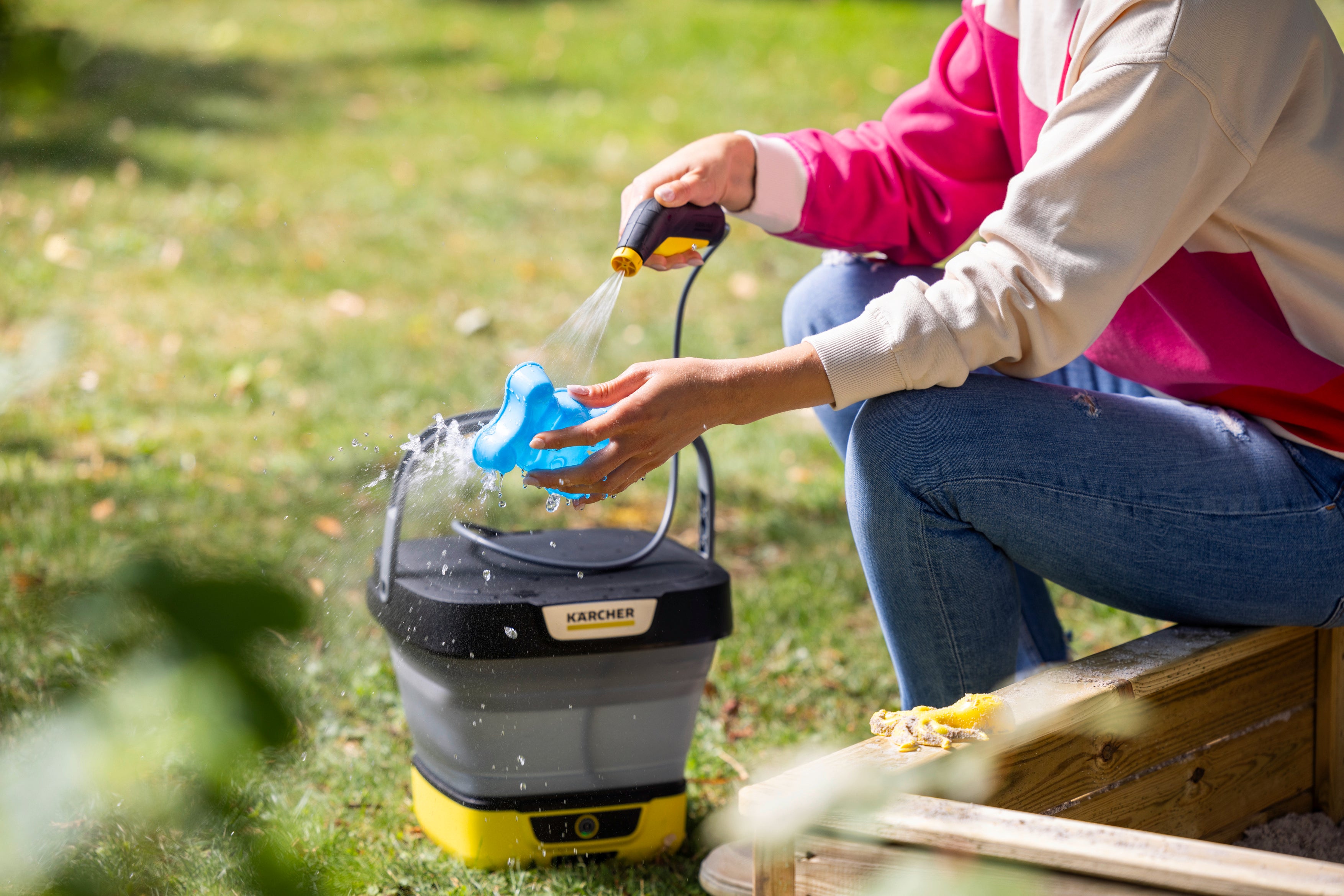 準備不要！水道・電源のない場所でも簡単洗浄 折りたためるマルチ