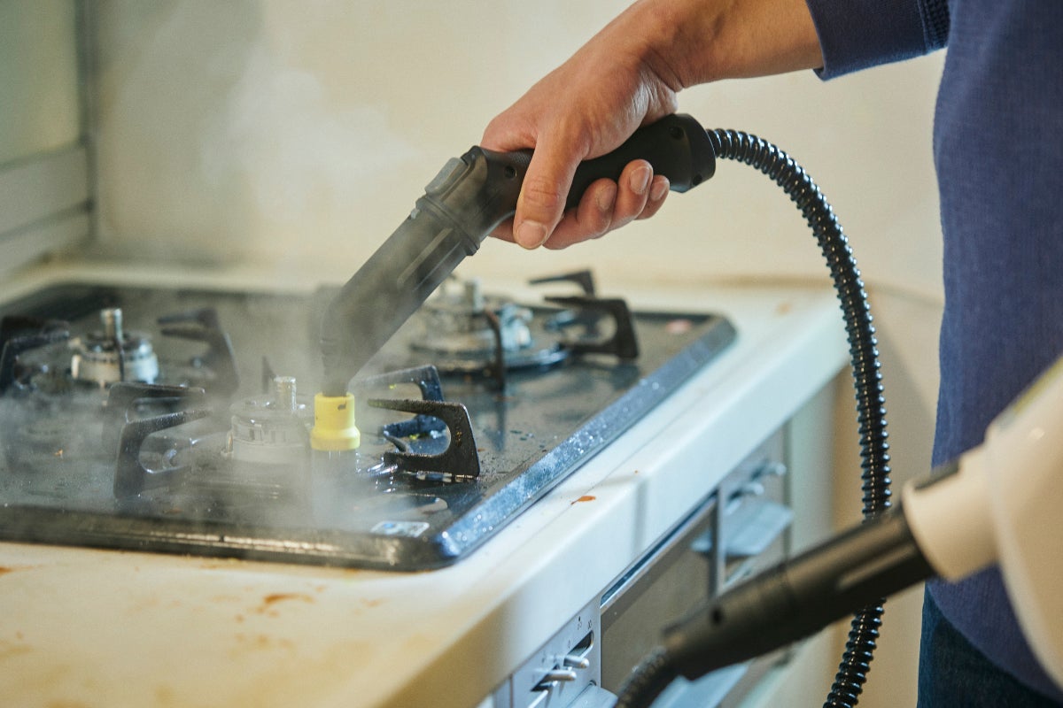 スチームクリーナーの概念を変える！手軽さを追求したハンディ