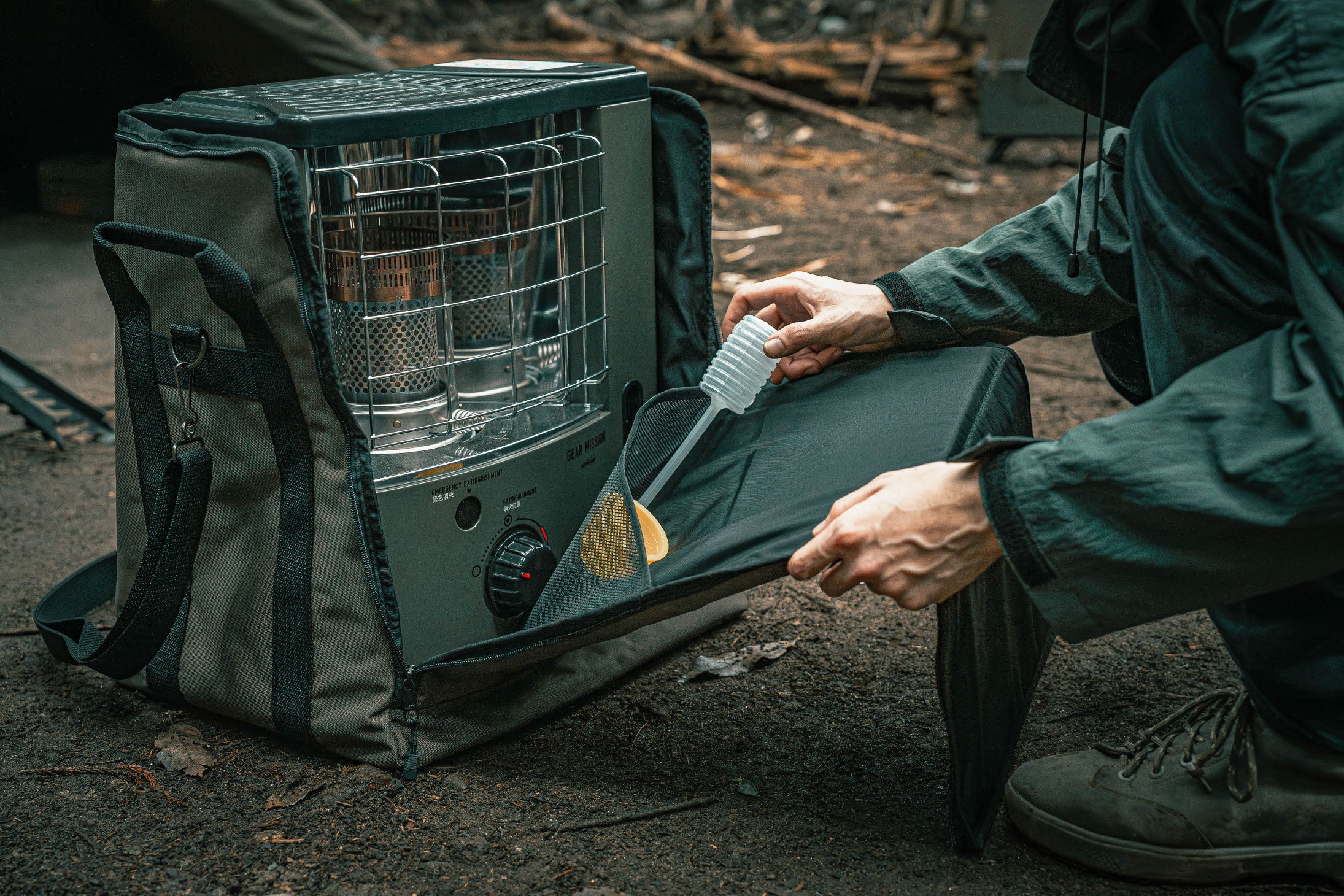 トヨトミのGEAR MISSIONシリーズから専用タンク、専用収納バッグ、焚火