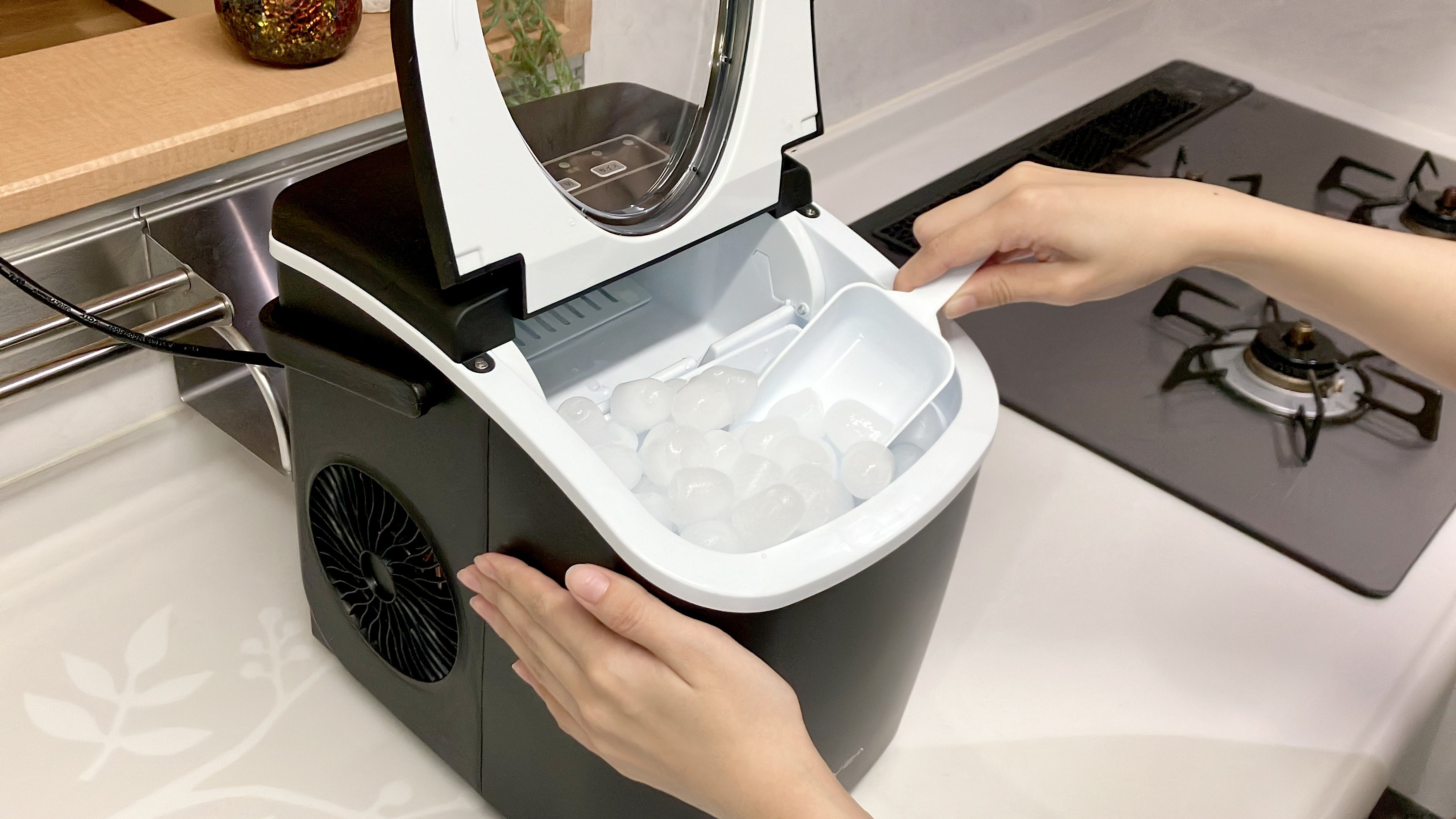 夏が来る前に完売注意！あのALTENAの大ヒットコンパクト高速製氷機が