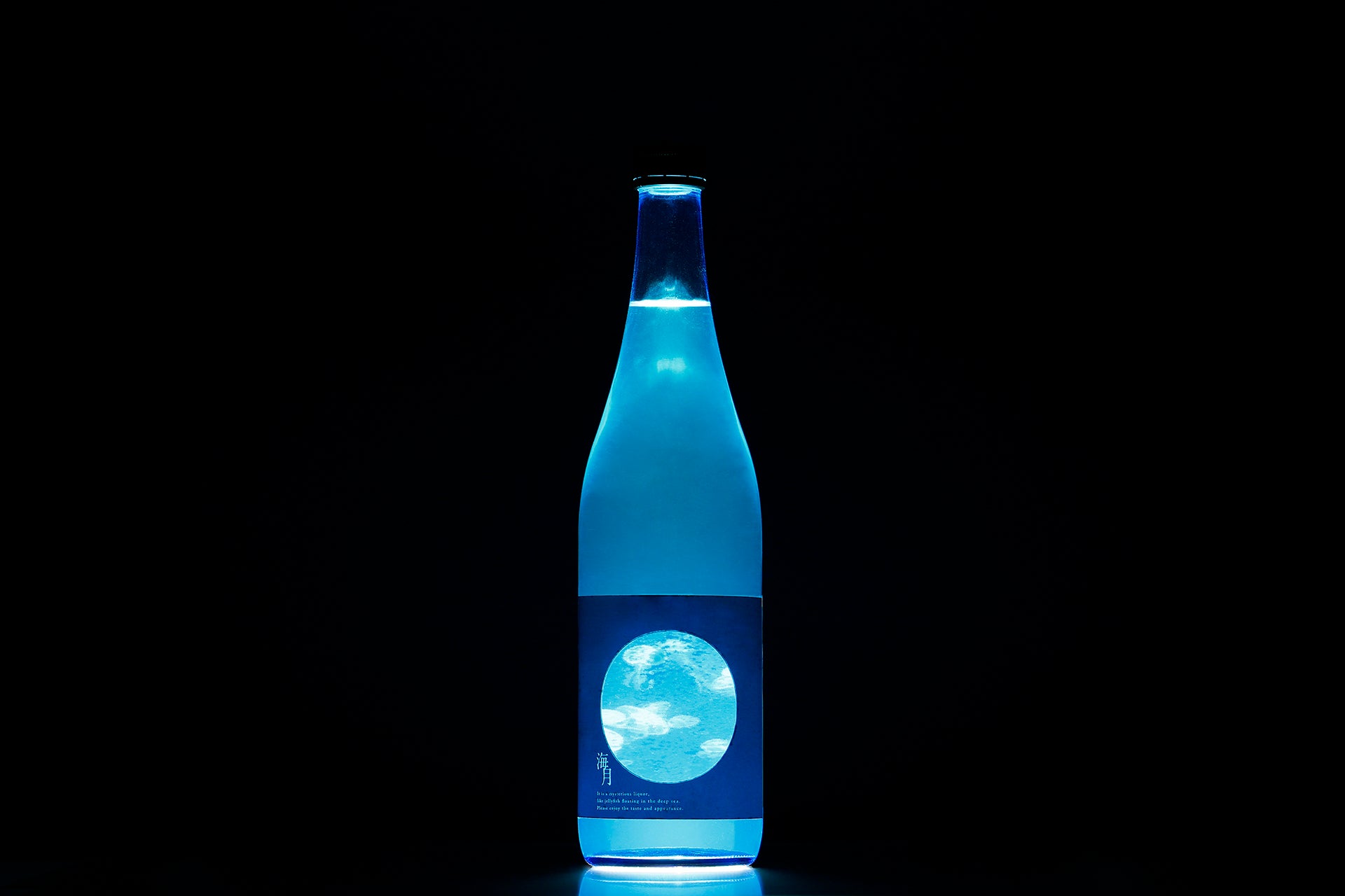 まるで水族館のようなラベルの日本酒「海月」が新登場 | KURAND株式