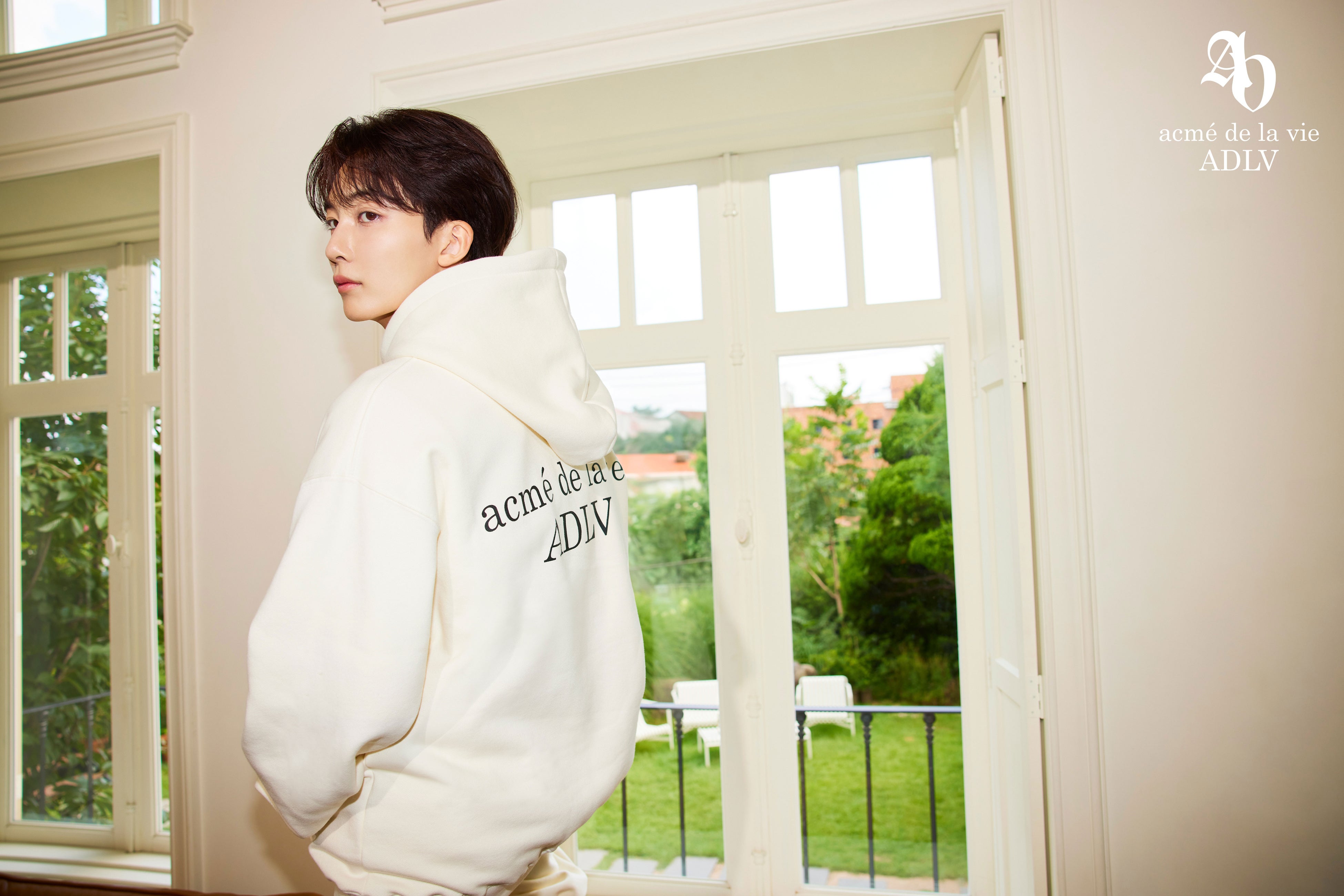 韓国ファッションブランドacmé de la vieが、SEVENTEENのJEONGHANを